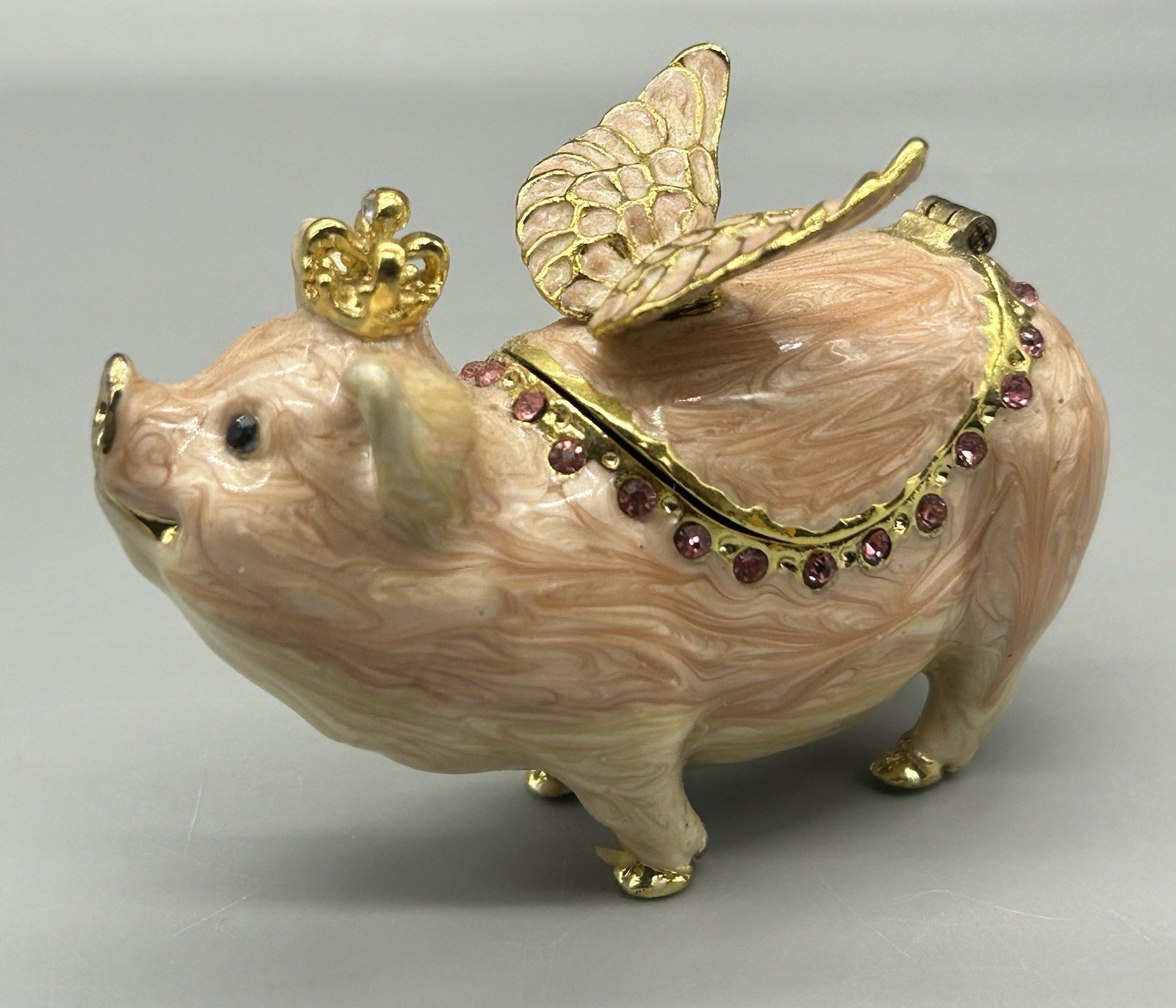Flying Pig Miniature Figurine Trinket Box Enamel Crystal Hinged Magnetic. Flying Pig Miniature Figurine Trinket Box Enamel Crystal Hinged Magnetic.