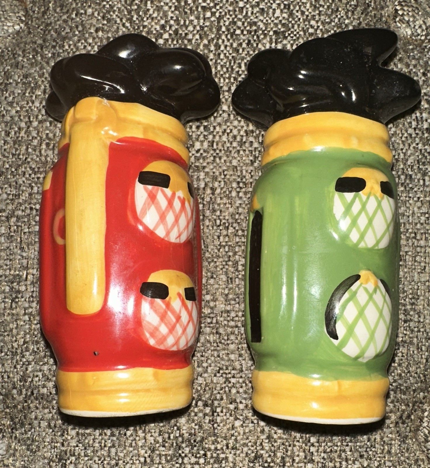 Vintage Salt & Pepper Golf Themed Shakers Featuring Black Tops & Colorful Bags Vintage Salt & Pepper Golf Themed Shakers Featuring Black Tops & Colorful Bags