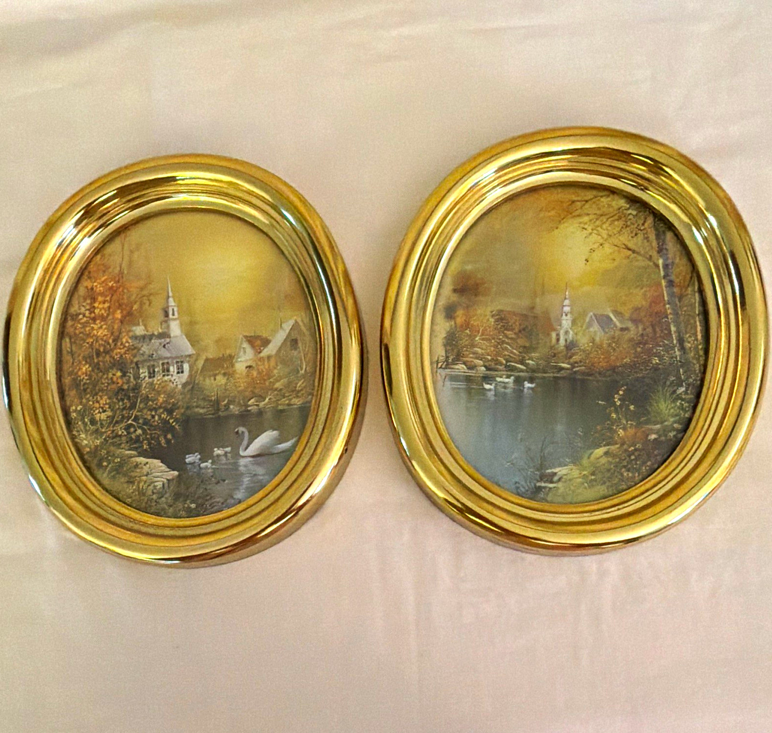 Home Interiors Set of 2 Oval, Gold Ornate Wall Picture Frames 7” x 8”. Home Interiors Set of 2 Oval, Gold Ornate Wall Picture Frames 7” x 8”.