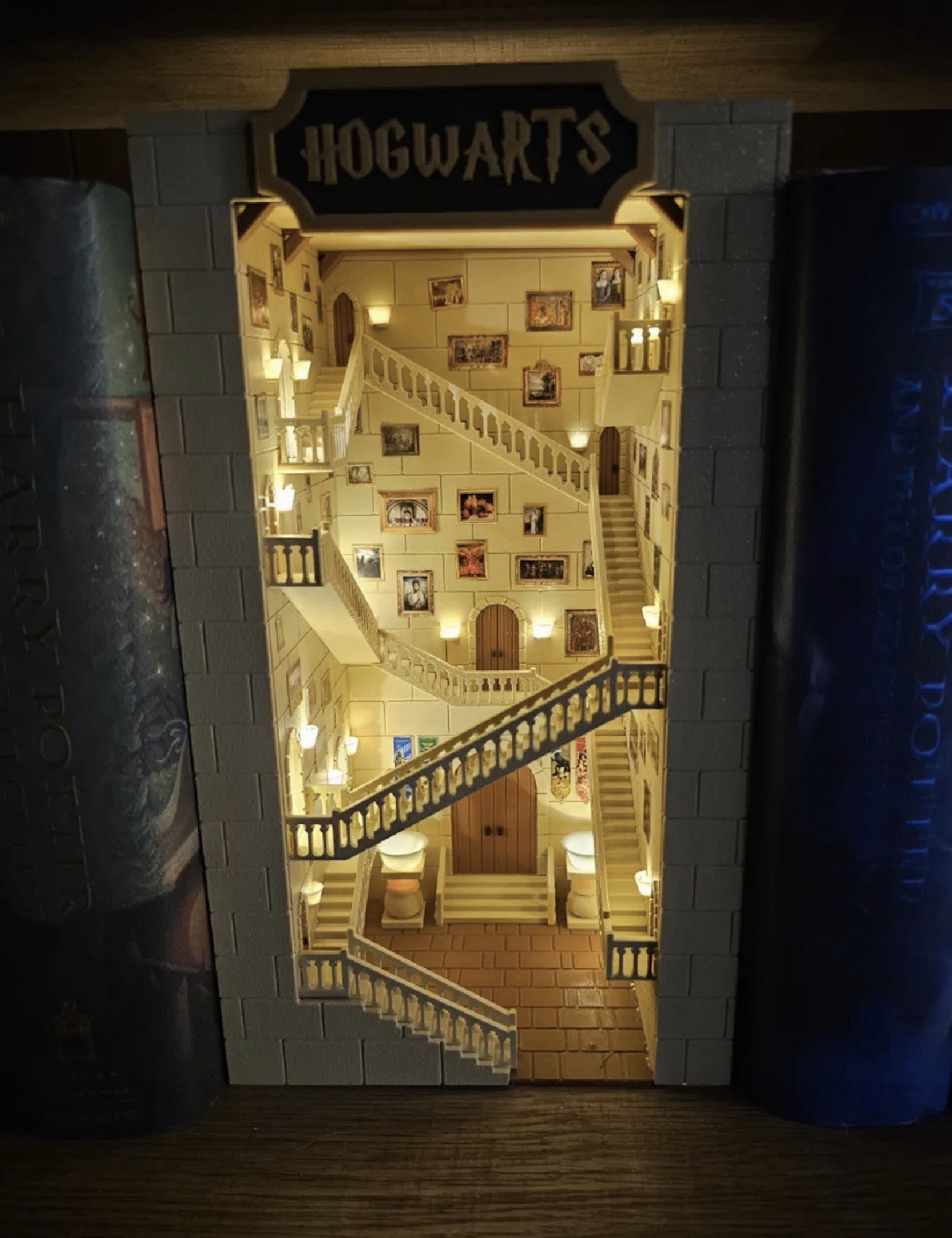 Harry Potter Hogwarts Moving Staircases Book Nook Custom 3D Printed Bookend Harry Potter Hogwarts Moving Staircases Book Nook Custom 3D Printed Bookend