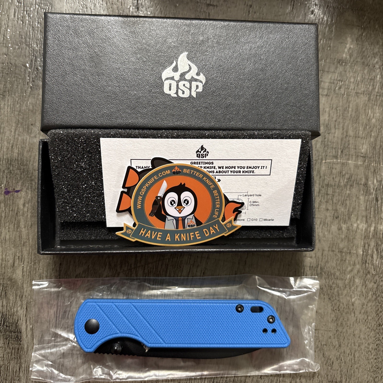 QSP Parrot Blade HQ Exclusive Black D2 Drop Point Blade Blue G-10 Handle