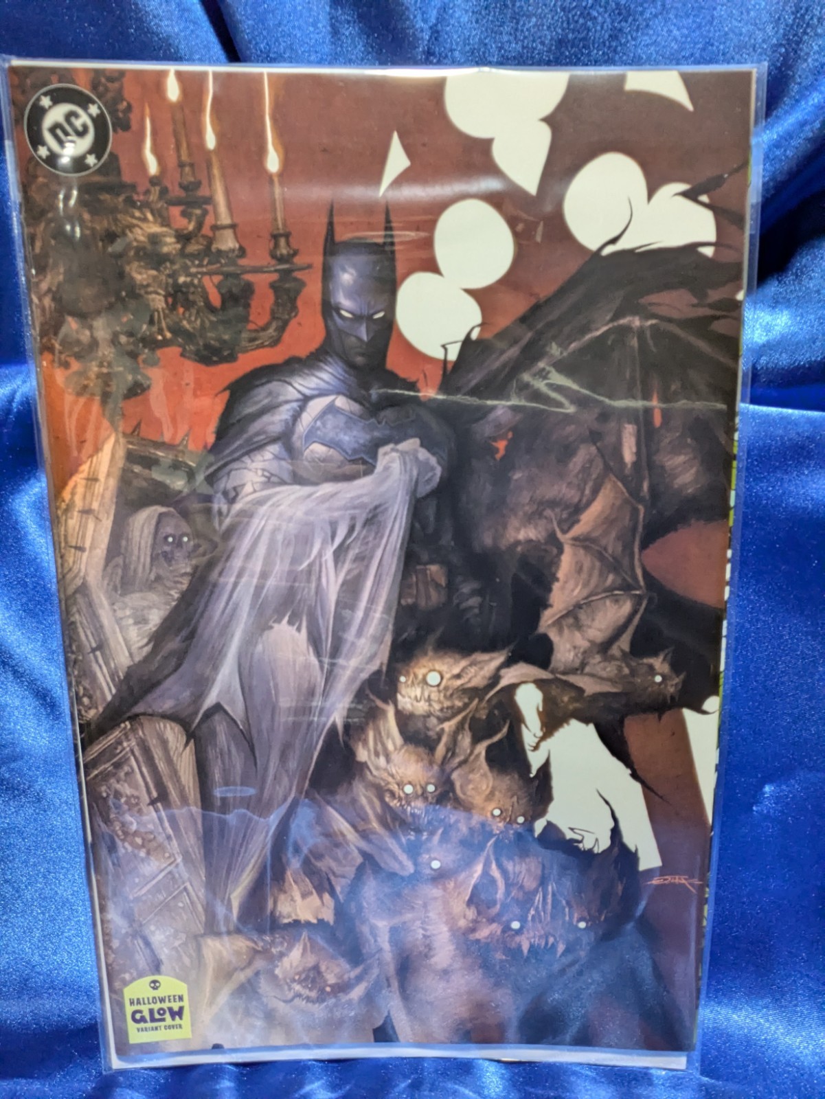 Batman #14 Dan Quintana Halloween Glow-in-the-Dark Cover I. We Combine. Batman #14 Dan Quintana Halloween Glow-in-the-Dark Cover I. We Combine.