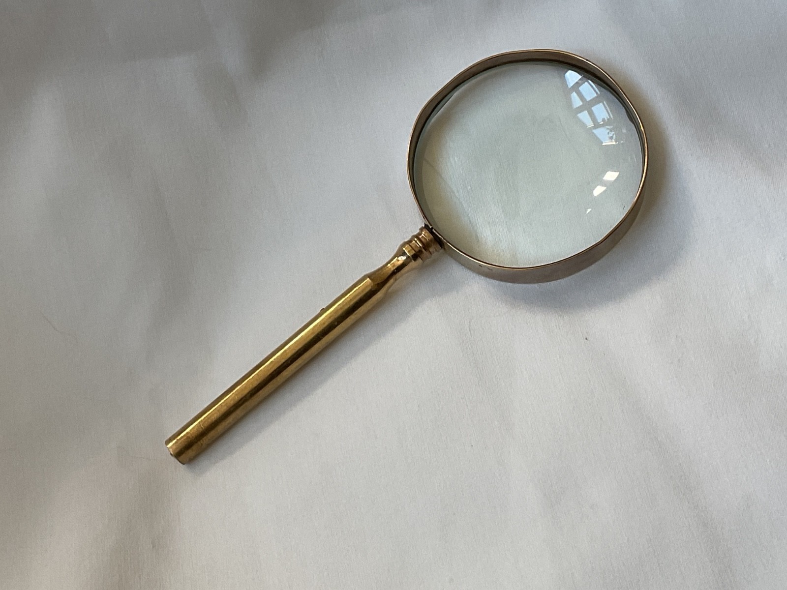 ANTIQUE VINTAGE SMALL BRASS MAGNIFYING GLASS 4-3/8” ANTIQUE VINTAGE SMALL BRASS MAGNIFYING GLASS 4-3/8”