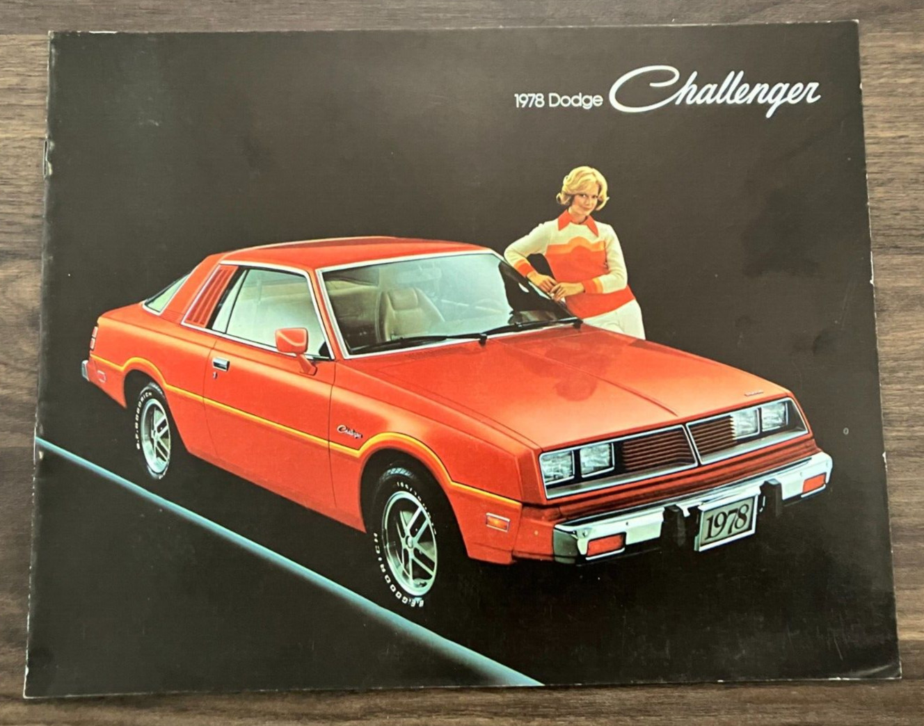 1978 Dodge Challenger - Vintage 8-Page Dealer Sales Brochure Catalog - CLEAN NM 1978 Dodge Challenger - Vintage 8-Page Dealer Sales Brochure Catalog - CLEAN NM
