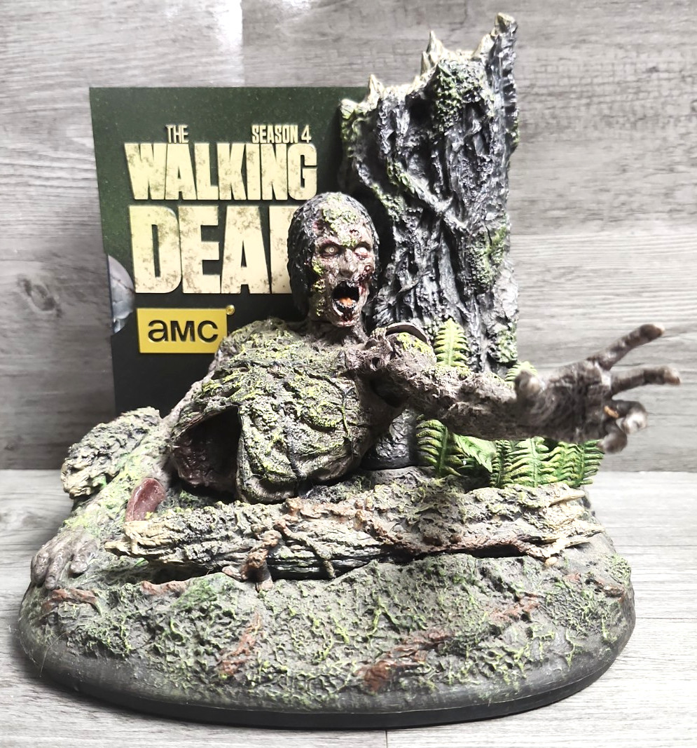 AMC The Walking Dead Zombie Resin Statue Blu-ray Set Holder & Season 4 Set Moves AMC The Walking Dead Zombie Resin Statue Blu-ray Set Holder & Season 4 Set Moves