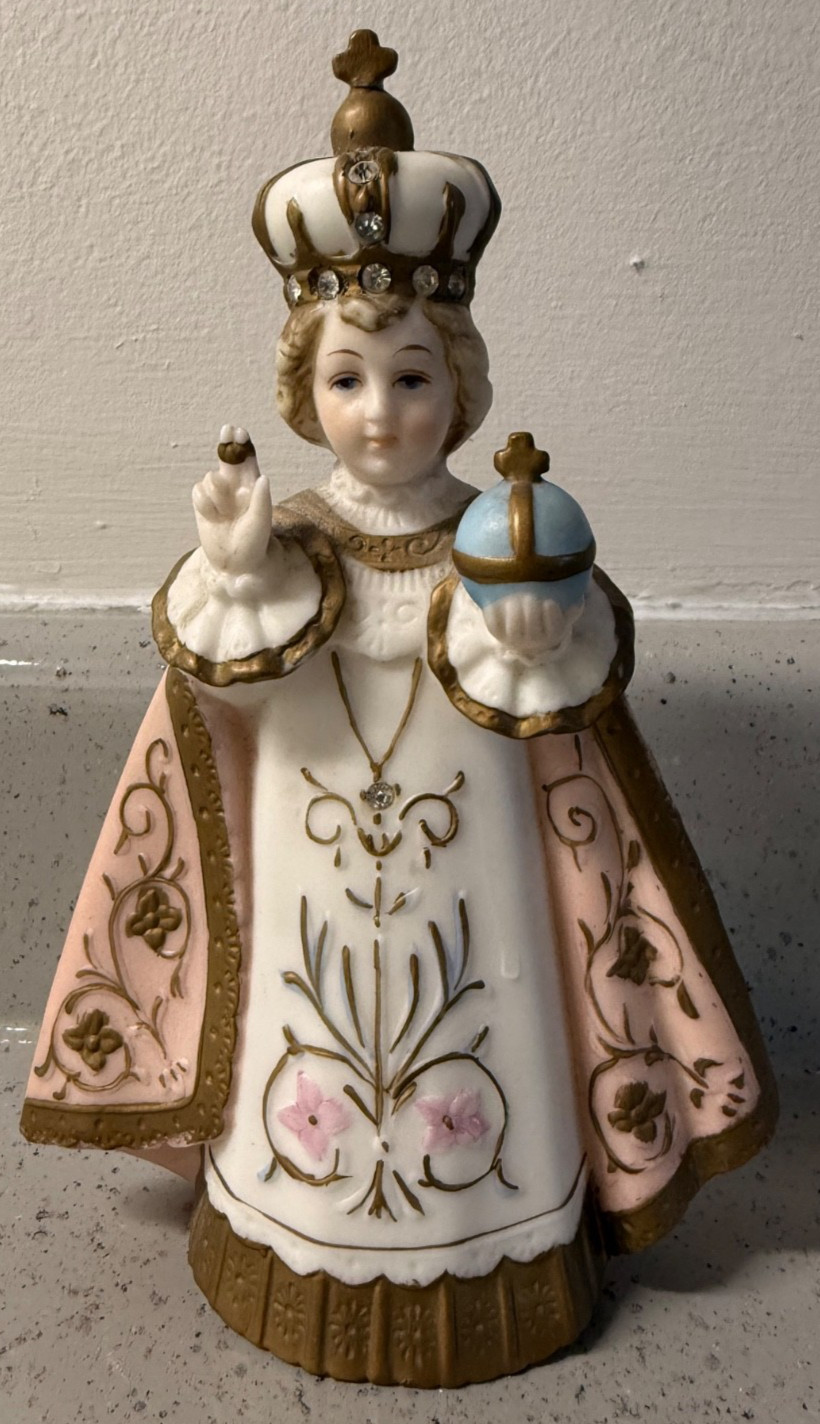 ~BEAUTIFUL VINTAGE INFANT JESUS OF PRAGUE FIGURINE 8\
