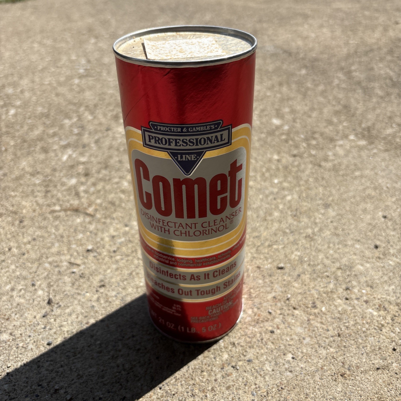 New Sealed 16 oz Comet Cleanser Cleaner Professional Red Can Prop Display VTG