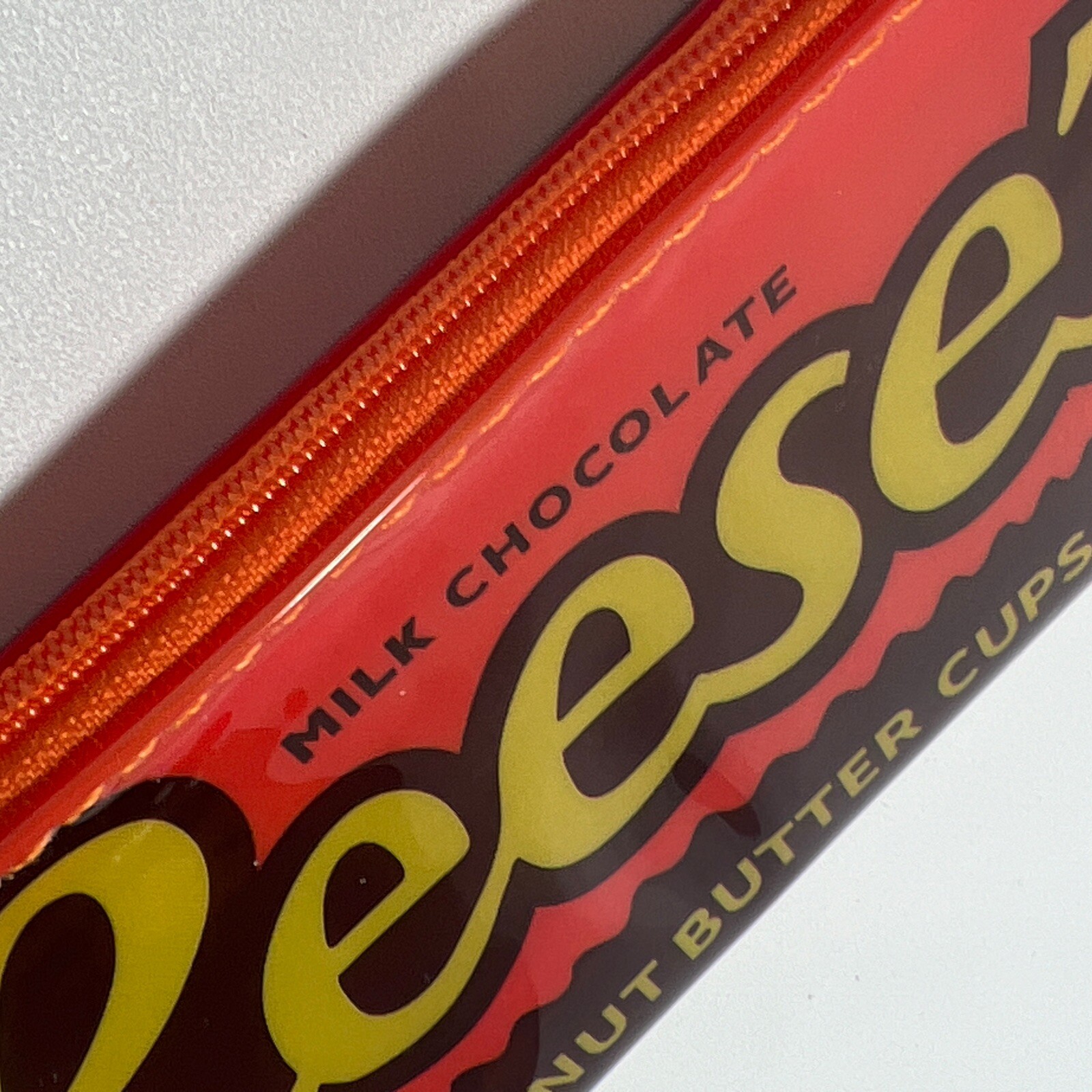 Reese’s Peanut Butter Cup Chocolate Vinyl Zip Pencil Make-Up Case BRAND NEW Reese’s Peanut Butter Cup Chocolate Vinyl Zip Pencil Make-Up Case BRAND NEW
