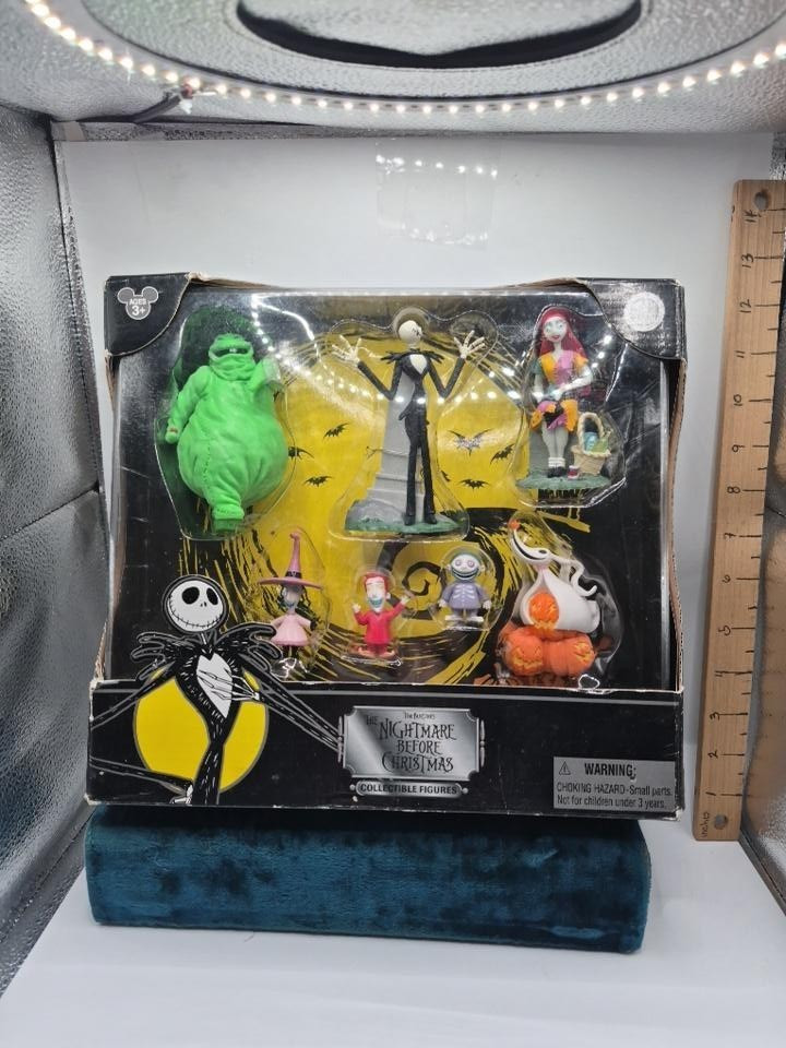 RARE NIGHTMARE BEFORE CHRISTMAS DISNEY PARKS EXCLUSIVE PVC 7 PIECE SET