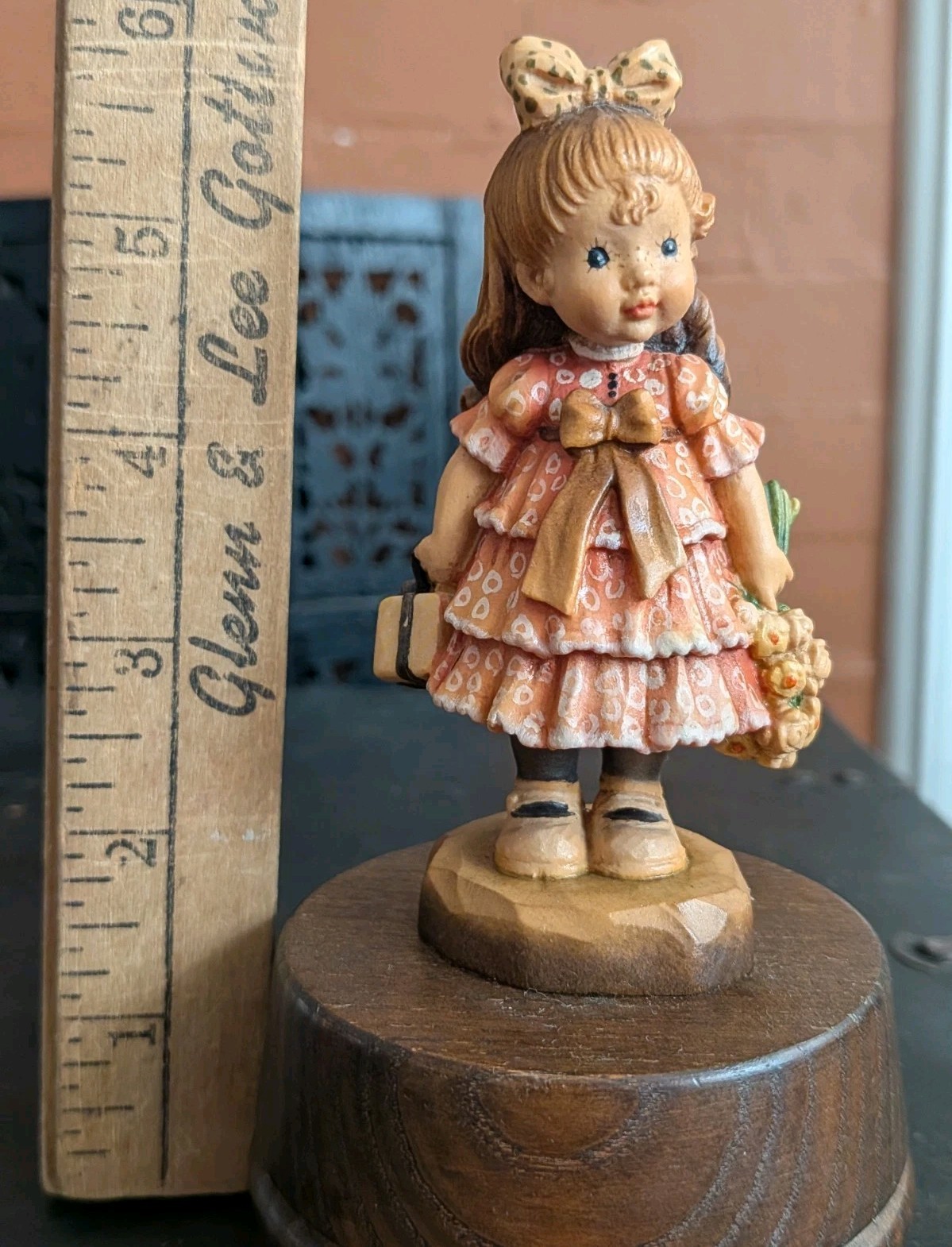 ANRI Woodcarving Italy Sarah Kay A Special Day Wooden Figurine 2073/4000 Music ANRI Woodcarving Italy Sarah Kay A Special Day Wooden Figurine 2073/4000 Music