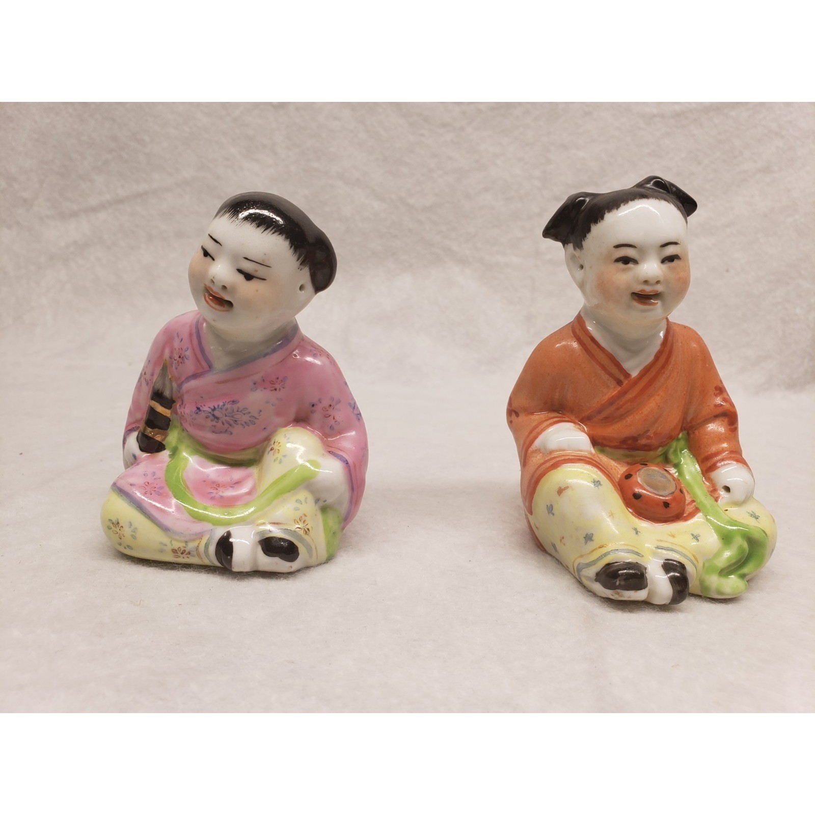 Pair Vtg Chinese Hand Painted Porcelain Seated Boy Girl Children Figurines 3.5\