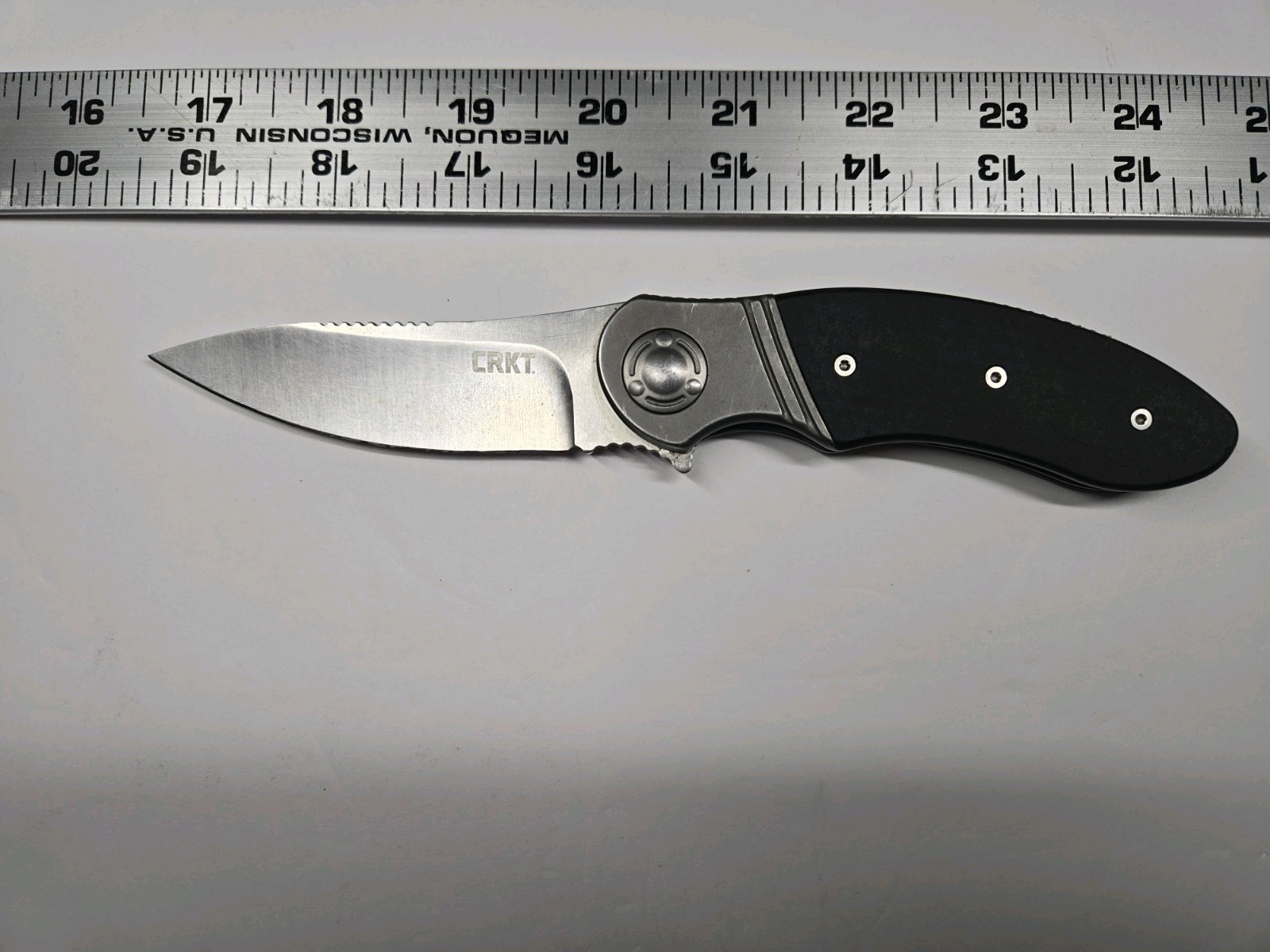 CRKT Hootenanny Folding Knife – Ken Onion Design – IKBS – 8Cr13MoV – Satin Blade CRKT Hootenanny Folding Knife – Ken Onion Design – IKBS – 8Cr13MoV – Satin Blade