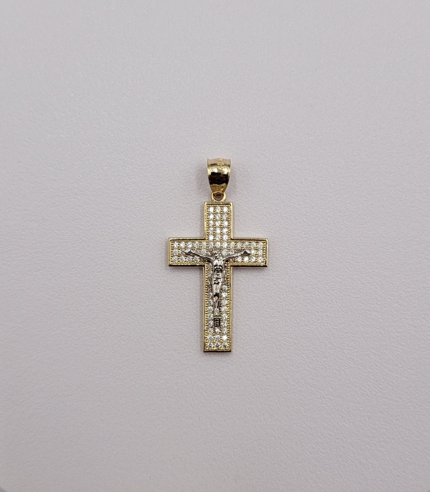 14K Real Yellow Gold. NOT PLATED. Two Tone Jesus Crucifix Religious Cross 3.1 G. 14K Real Yellow Gold. NOT PLATED. Two Tone Jesus Crucifix Religious Cross 3.1 G.