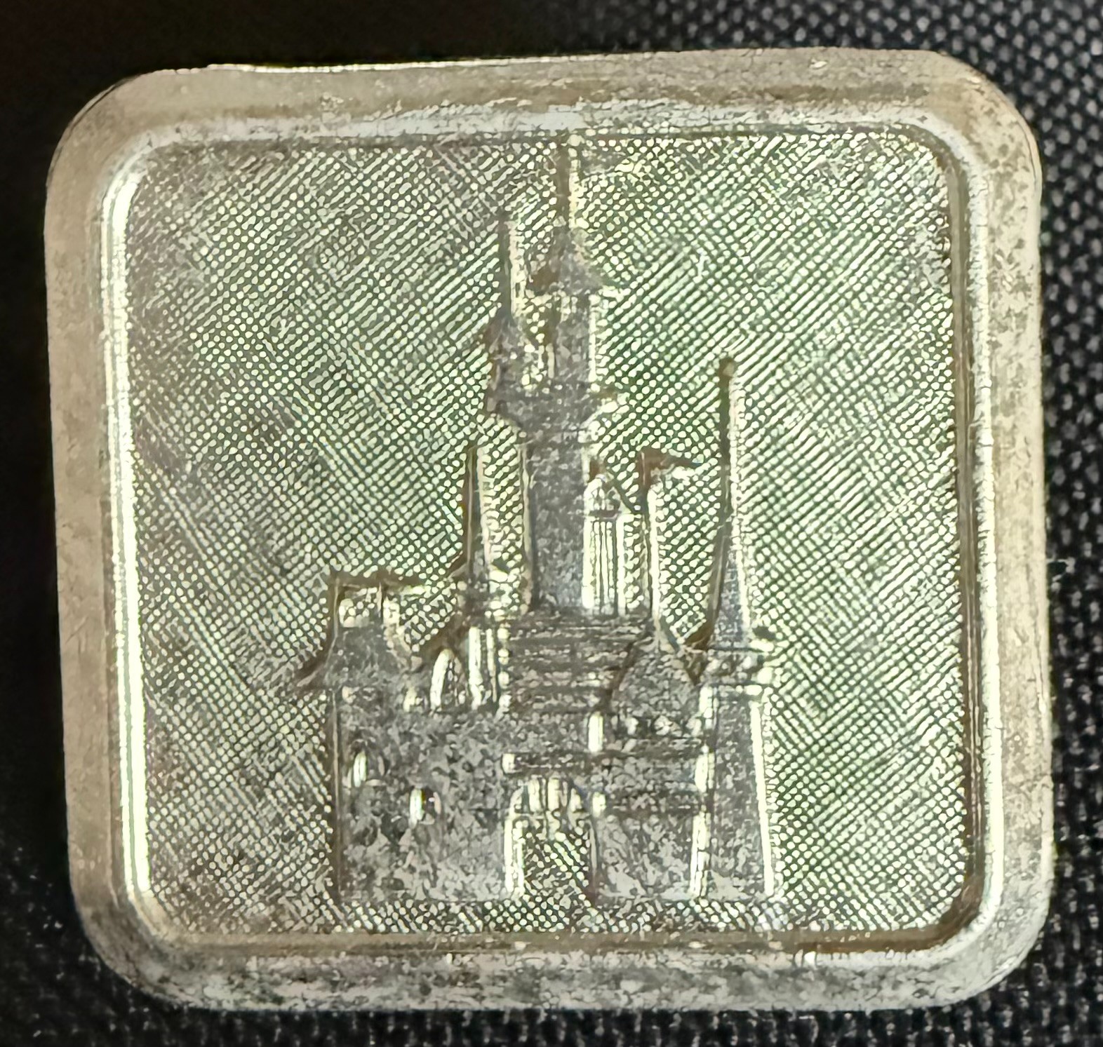 DLR - Silver Castle - Disneyland Hotel Manager - Cast Member Exclusive-Very Rare DLR - Silver Castle - Disneyland Hotel Manager - Cast Member Exclusive-Very Rare