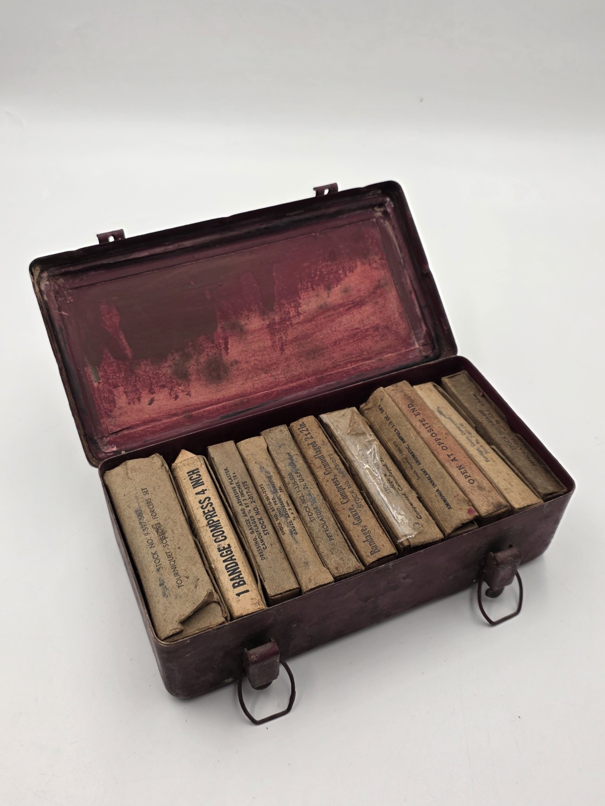 WWII US Army Jeep First Aid Kit 12 Unit Military Medical Metal Box w/ Contents WWII US Army Jeep First Aid Kit 12 Unit Military Medical Metal Box w/ Contents