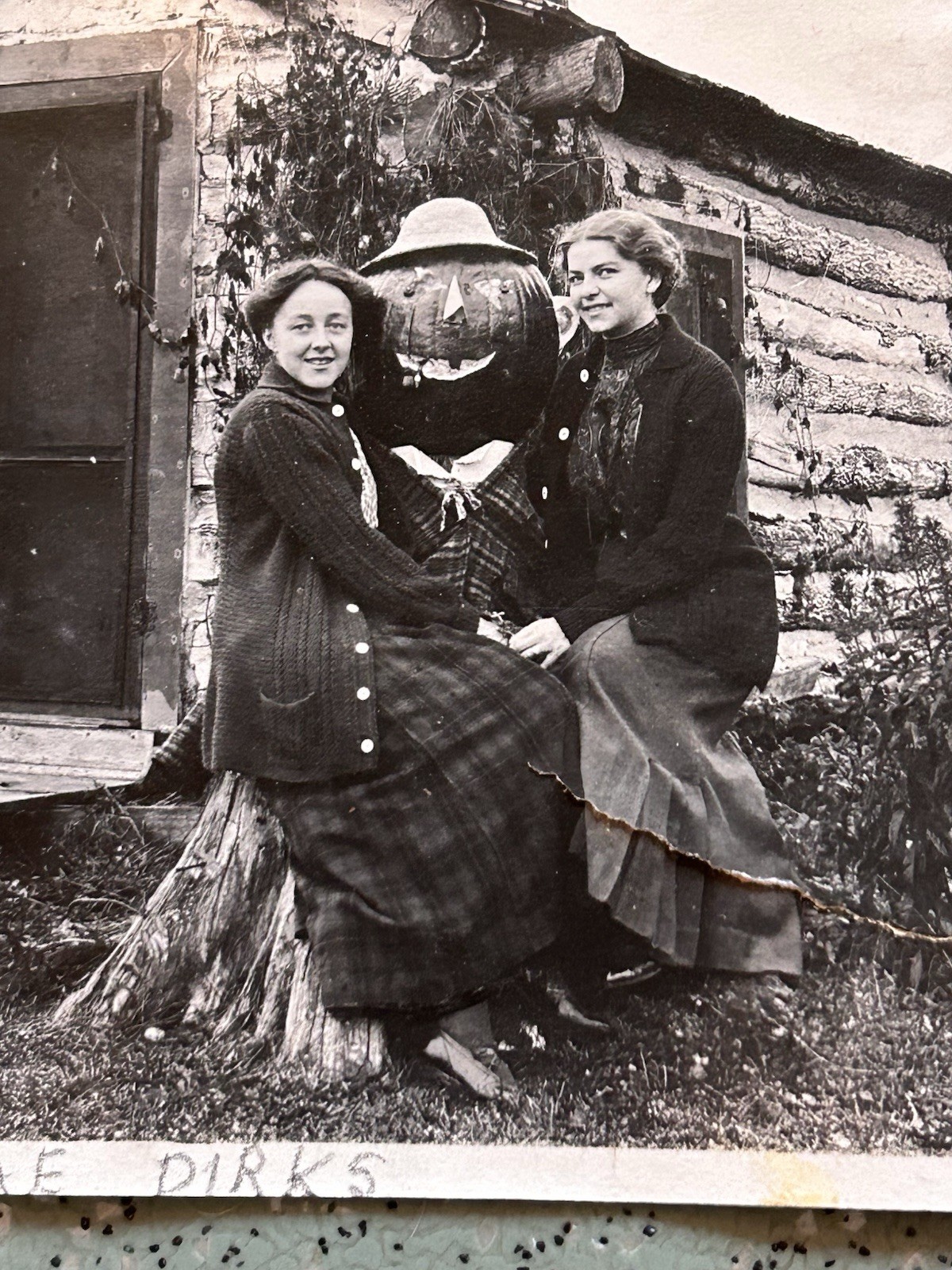 Antique PHOTO Jack o Lantern Scarecrow Log Cabin Pumpkin Women Snapshot B + W Antique PHOTO Jack o Lantern Scarecrow Log Cabin Pumpkin Women Snapshot B + W