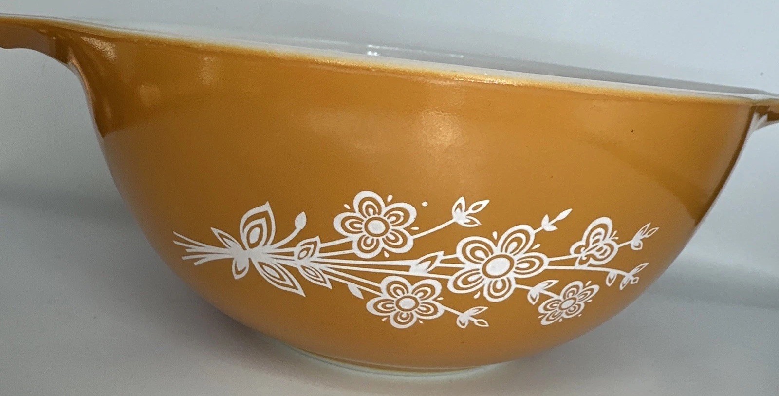 VINTAGE PYREX 442 BUTTERFLY GOLD CINDERELLA GLASS BOWL NESTING MIXING 1 1/2 QT VINTAGE PYREX 442 BUTTERFLY GOLD CINDERELLA GLASS BOWL NESTING MIXING 1 1/2 QT