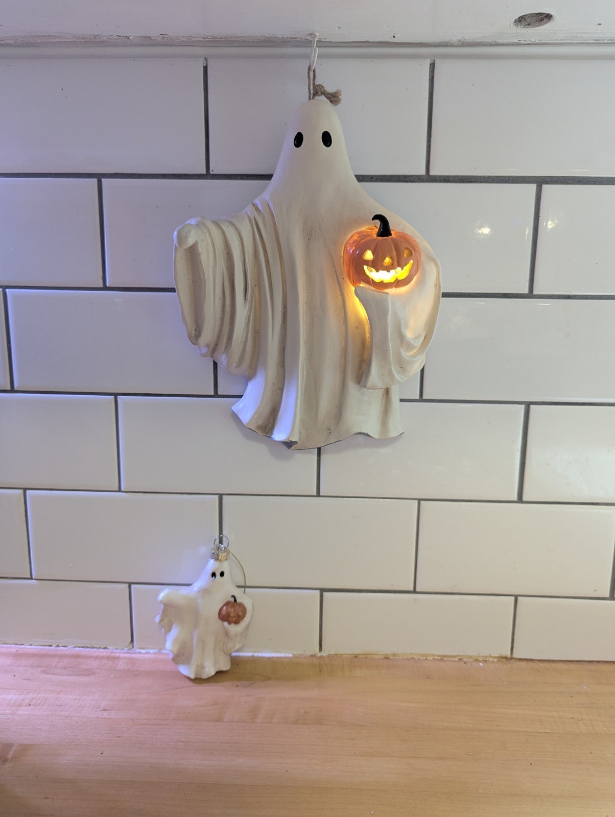 Joann place & Time  ghost with lighted pumpkin plus ornament included 
