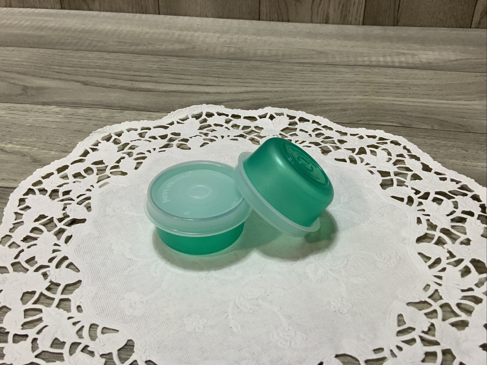 Tupperware smidget set of 2 Green With Sheer Lids new Tupperware smidget set of 2 Green With Sheer Lids new
