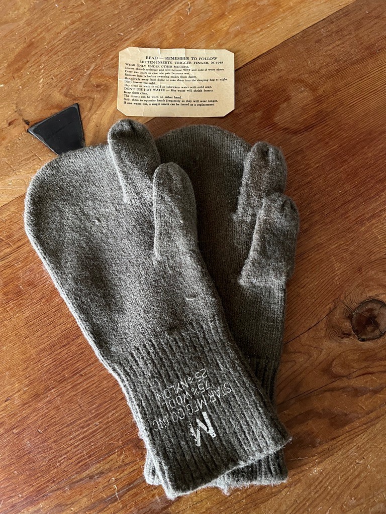 Vintage U.S. Military M-1948 Cold Weather Trigger Finger Wool Mittens Inserts Vintage U.S. Military M-1948 Cold Weather Trigger Finger Wool Mittens Inserts