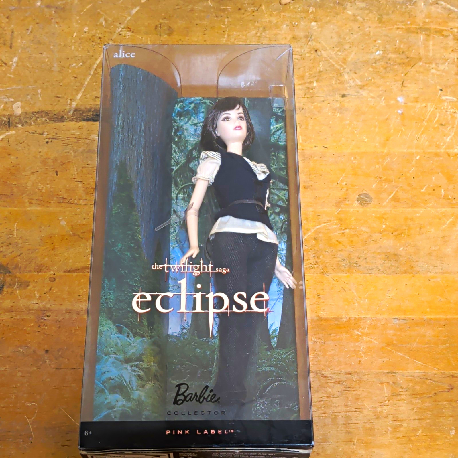 Barbie Collector 2010 The Twilight Saga Eclipse Alice Doll Sci-Fi Horror Barbie Collector 2010 The Twilight Saga Eclipse Alice Doll Sci-Fi Horror