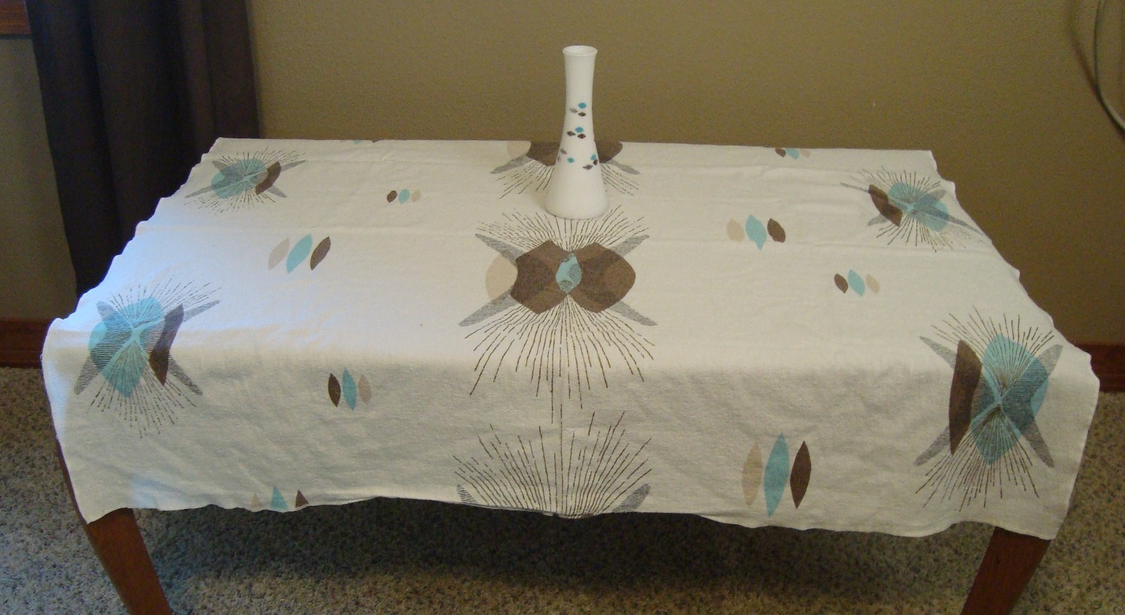 Vintage 1960s MCM Atomic Design Milk Glass Bud Vase & Tablecloth Vintage 1960s MCM Atomic Design Milk Glass Bud Vase & Tablecloth