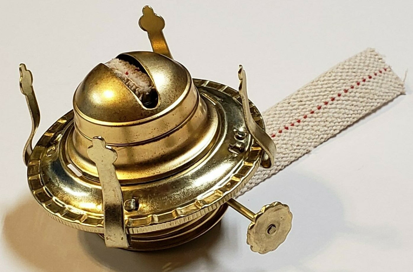 #2 BRASS PLATED OIL BURNER WITH WICK & REMOVABLE SCREW ON COLLAR NEW 54350J #2 BRASS PLATED OIL BURNER WITH WICK & REMOVABLE SCREW ON COLLAR NEW 54350J