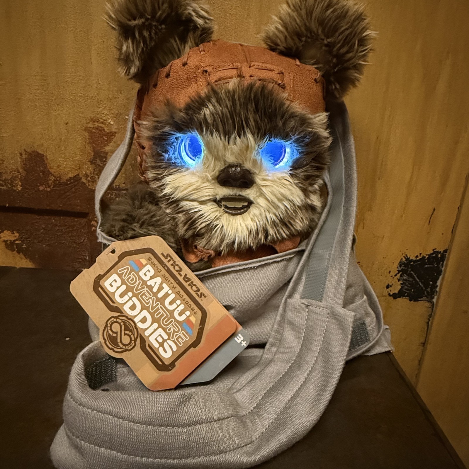 Star Wars Galaxy's Edge EWOK Batuu Adventure Buddy Interactive w/ Bag In Hand Star Wars Galaxy's Edge EWOK Batuu Adventure Buddy Interactive w/ Bag In Hand