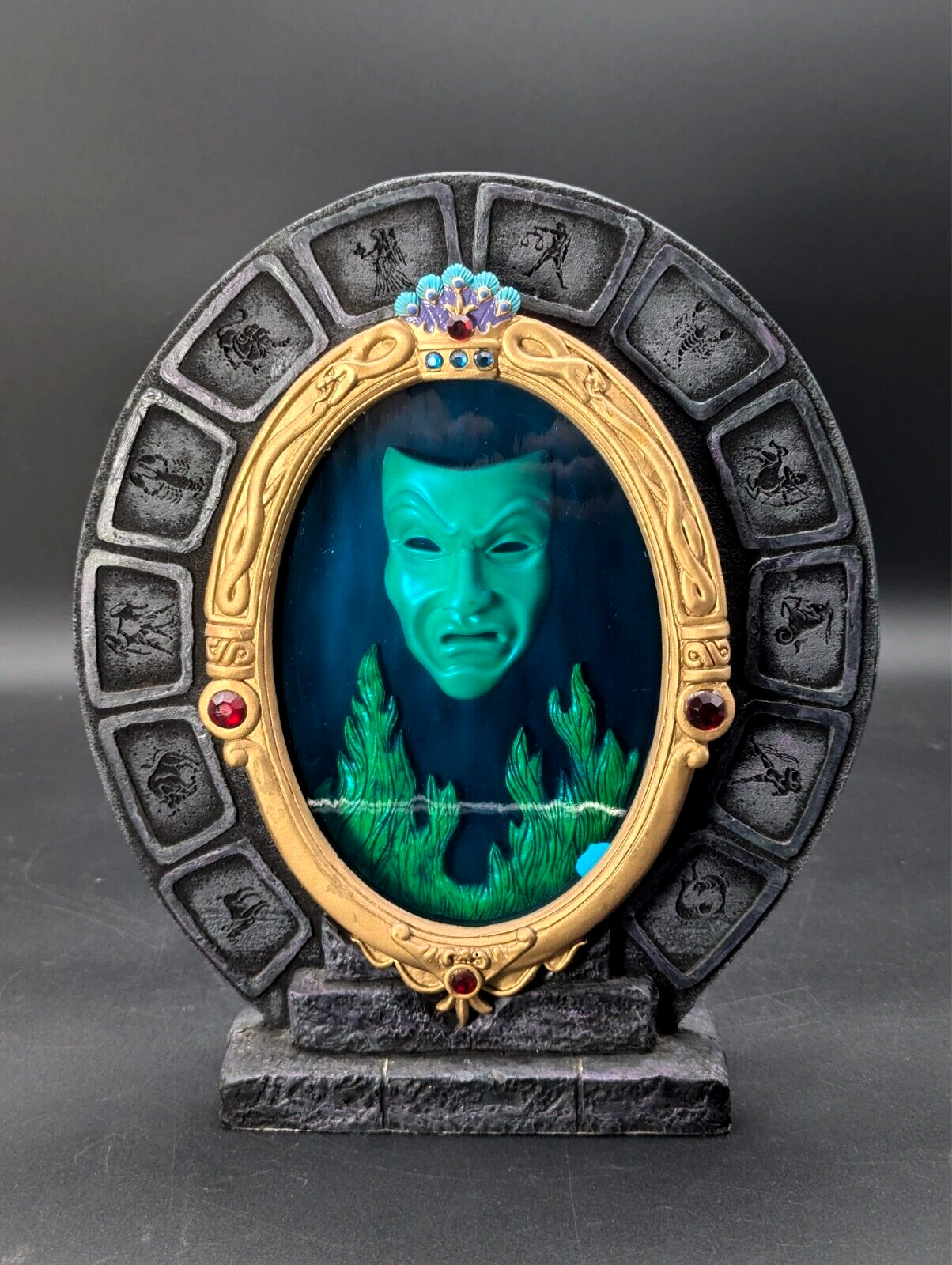 WDCC DISNEY VILLAINS MIRROR ON THE WALL, EVIL QUEEN MAGIC, RARE . WDCC DISNEY VILLAINS MIRROR ON THE WALL, EVIL QUEEN MAGIC, RARE .