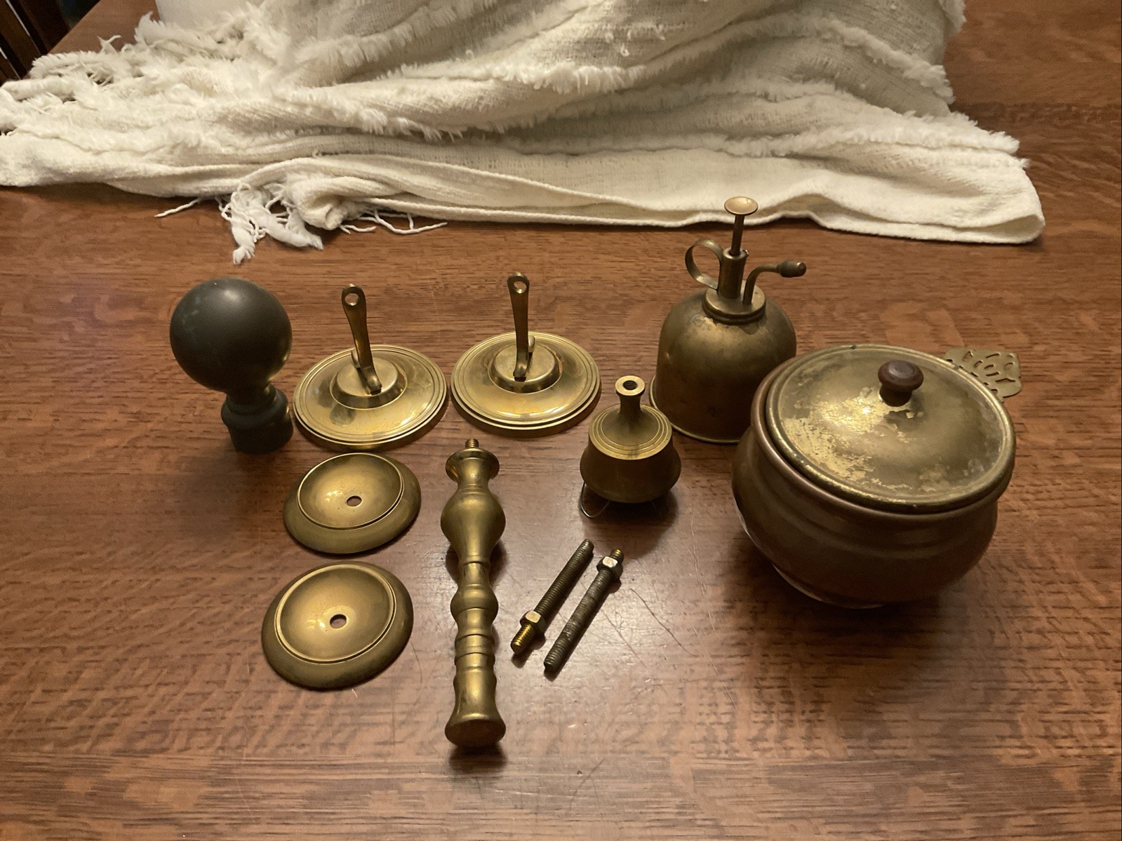 VINTAGE BRASS AND COPPER LOT VINTAGE BRASS AND COPPER LOT