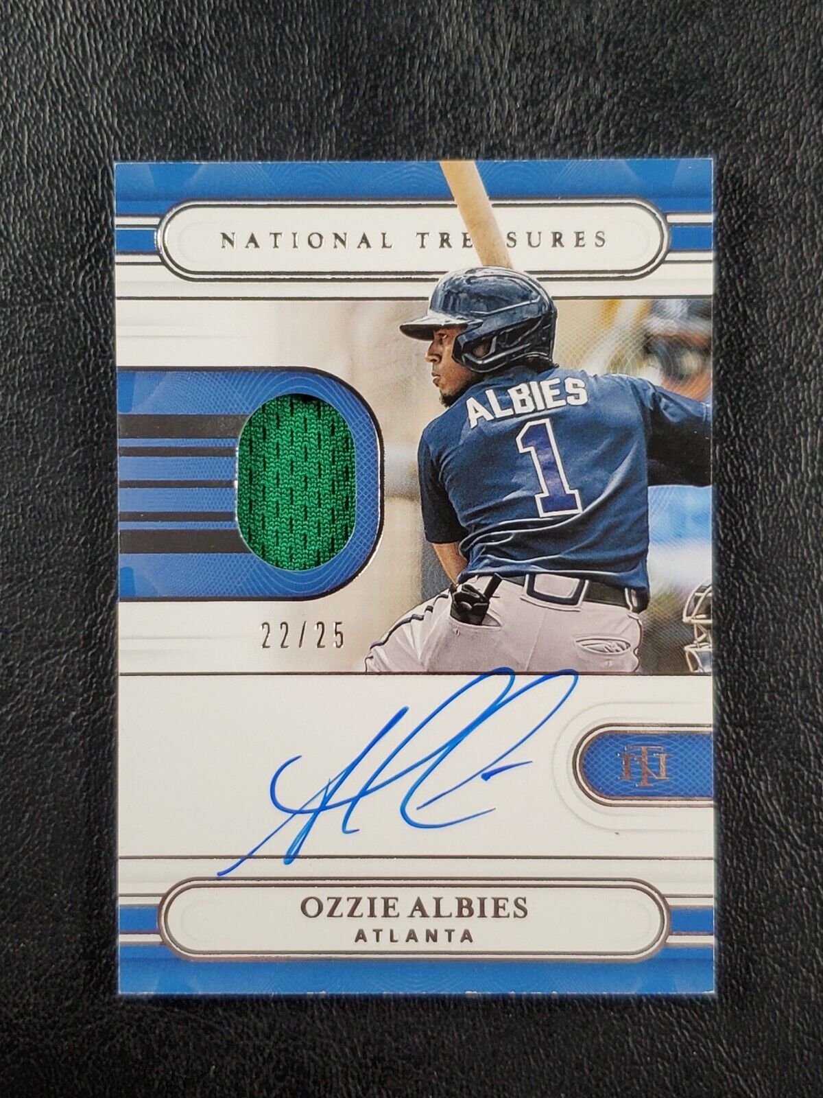 2021 National Treasures Ozzie Albies 22/25 Treasured Materials Patch AUTO MF