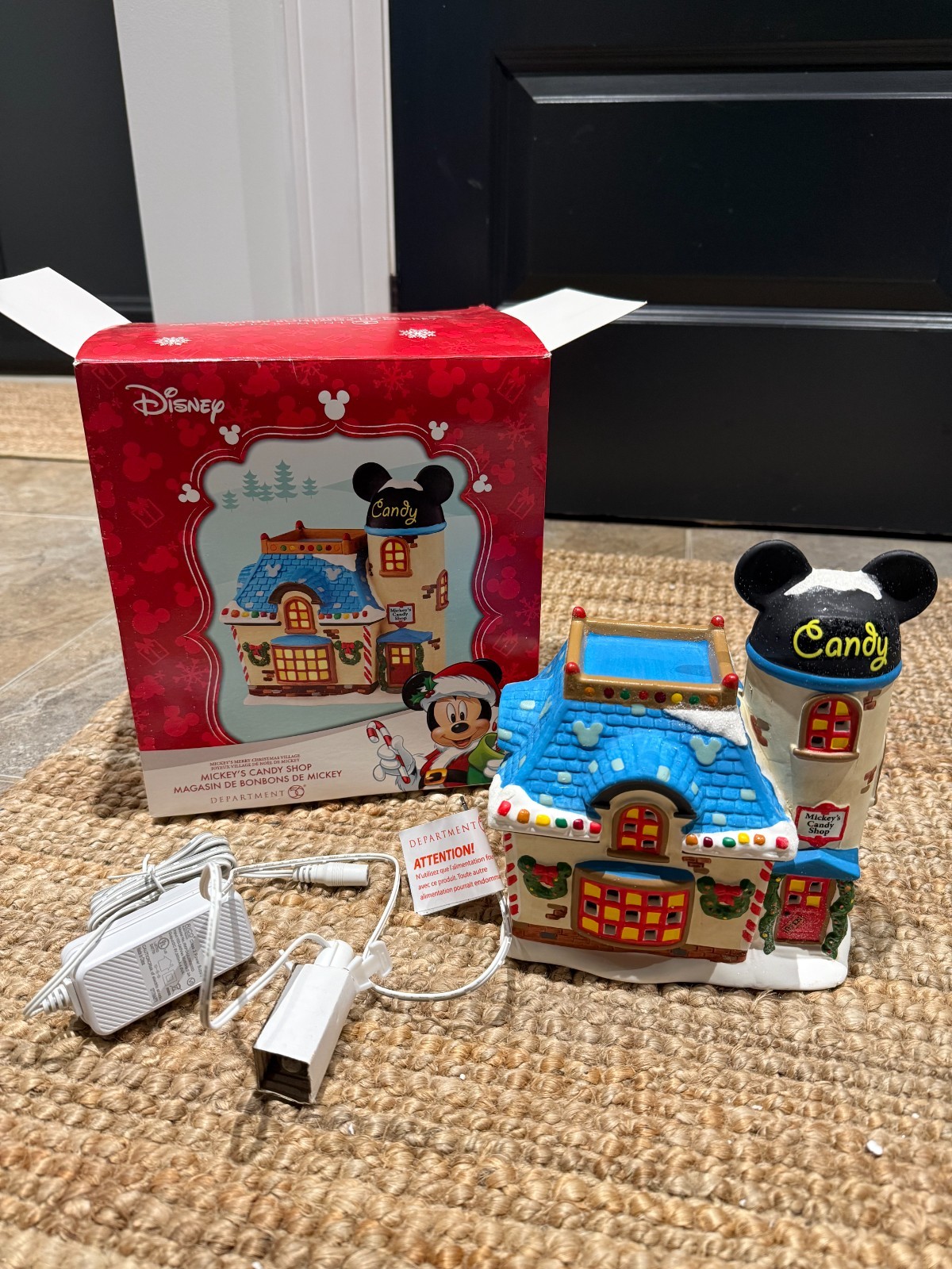 RETIRED Department 56 Disney Christmas Village Mickey\'s Candy Shop RETIRED Department 56 Disney Christmas Village Mickey\'s Candy Shop