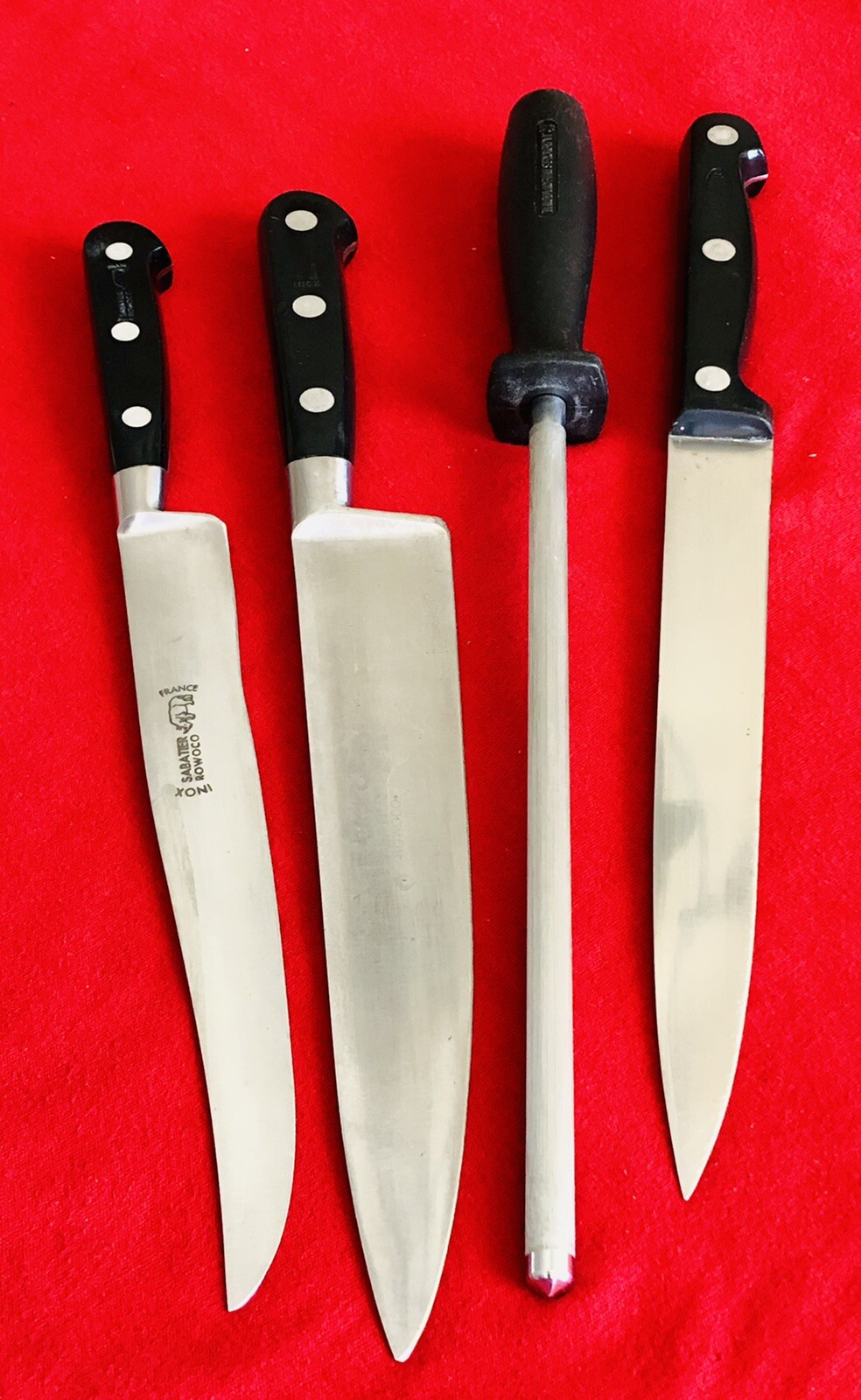 SABATIER - FRENCH VINTAGE (3) CHEF KNIVES WITH A HENCKELS STEEL - TOP QUALITY SABATIER - FRENCH VINTAGE (3) CHEF KNIVES WITH A HENCKELS STEEL - TOP QUALITY