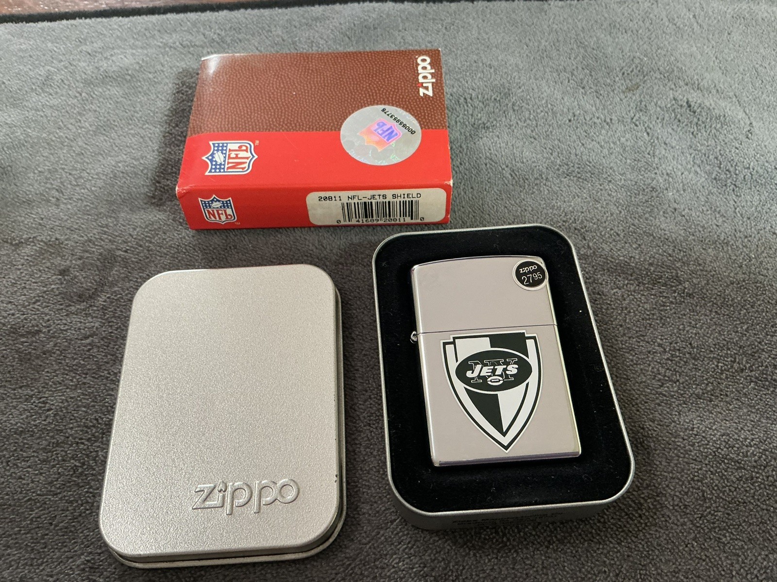 Vintage 2005 Zippo New York Jets Football Collectible Lighter - Unfired Vintage 2005 Zippo New York Jets Football Collectible Lighter - Unfired