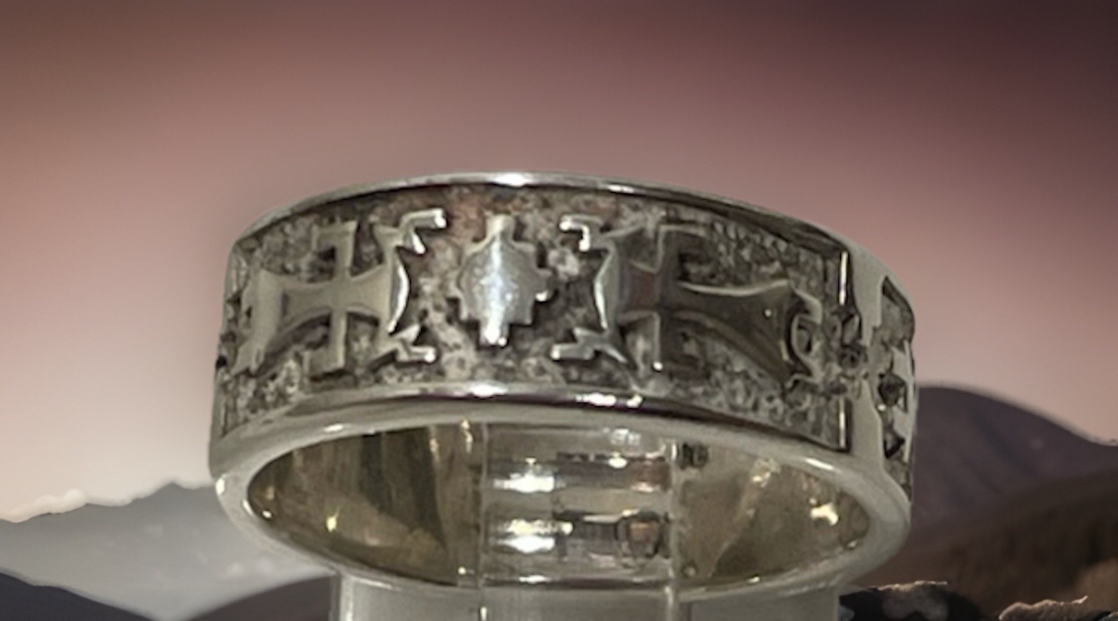 Vintage Navajo Storyteller Band Ring Sterling Silver Ring Size 7.5 Vintage Navajo Storyteller Band Ring Sterling Silver Ring Size 7.5
