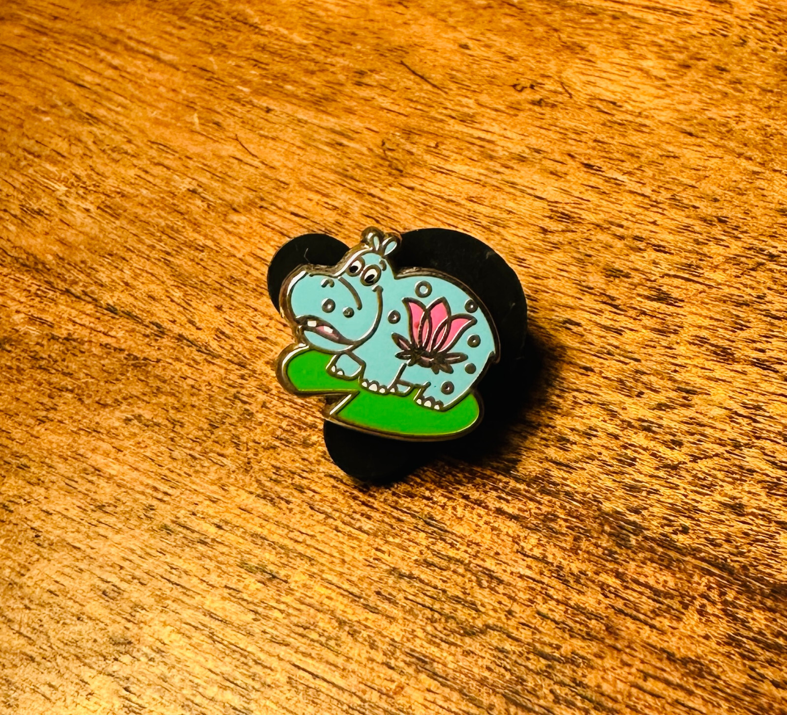 DISNEY IT\'S A SMALL WORLD BLUE HIPPO TINY KINGDOM LR PIN DISNEYWORLD DISNEYLAND DISNEY IT\'S A SMALL WORLD BLUE HIPPO TINY KINGDOM LR PIN DISNEYWORLD DISNEYLAND