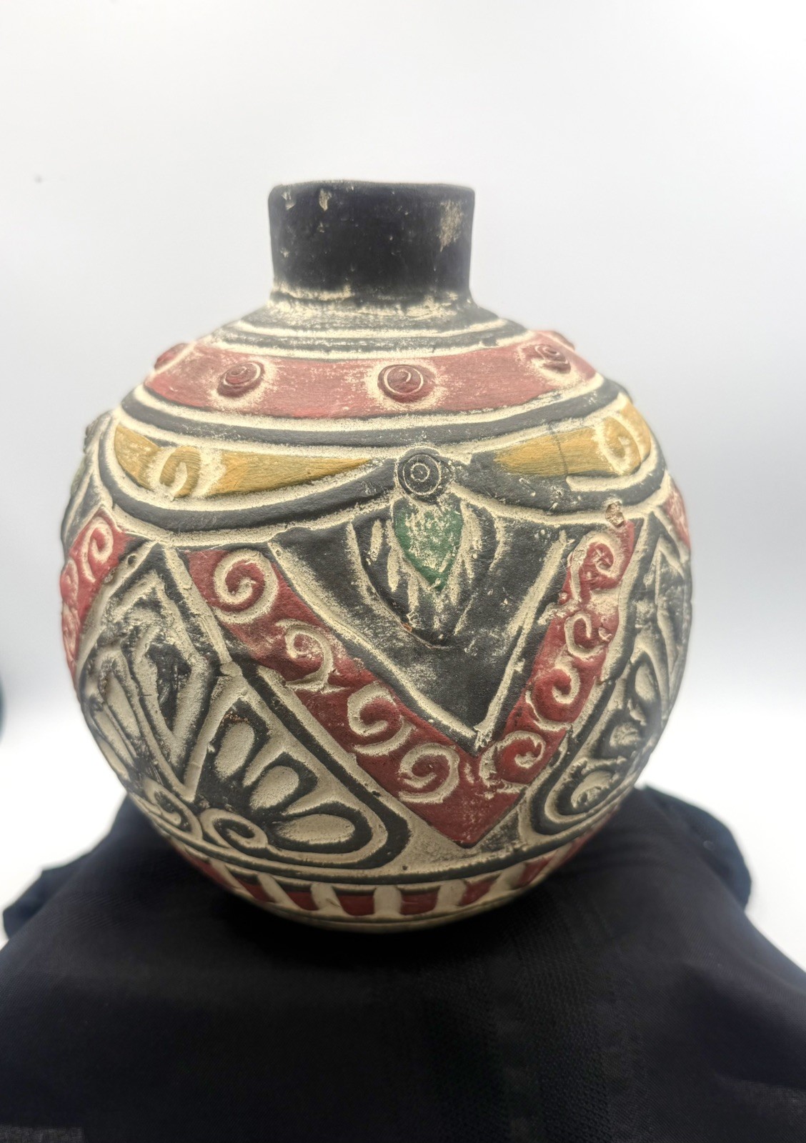 Beautiful Vintage Handmade Aztec Terracotta Vase Beautiful Vintage Handmade Aztec Terracotta Vase