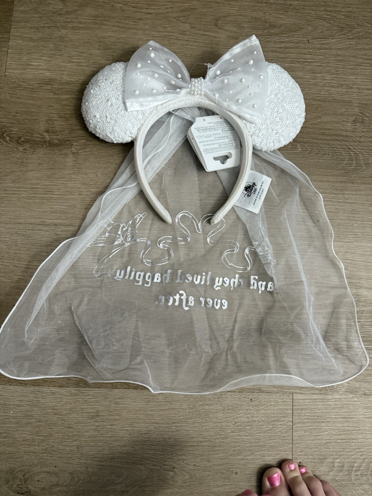Disney Parks Minnie Mouse Bride Bridal Ears Bow Veil Headband Wedding New 2025 Disney Parks Minnie Mouse Bride Bridal Ears Bow Veil Headband Wedding New 2025