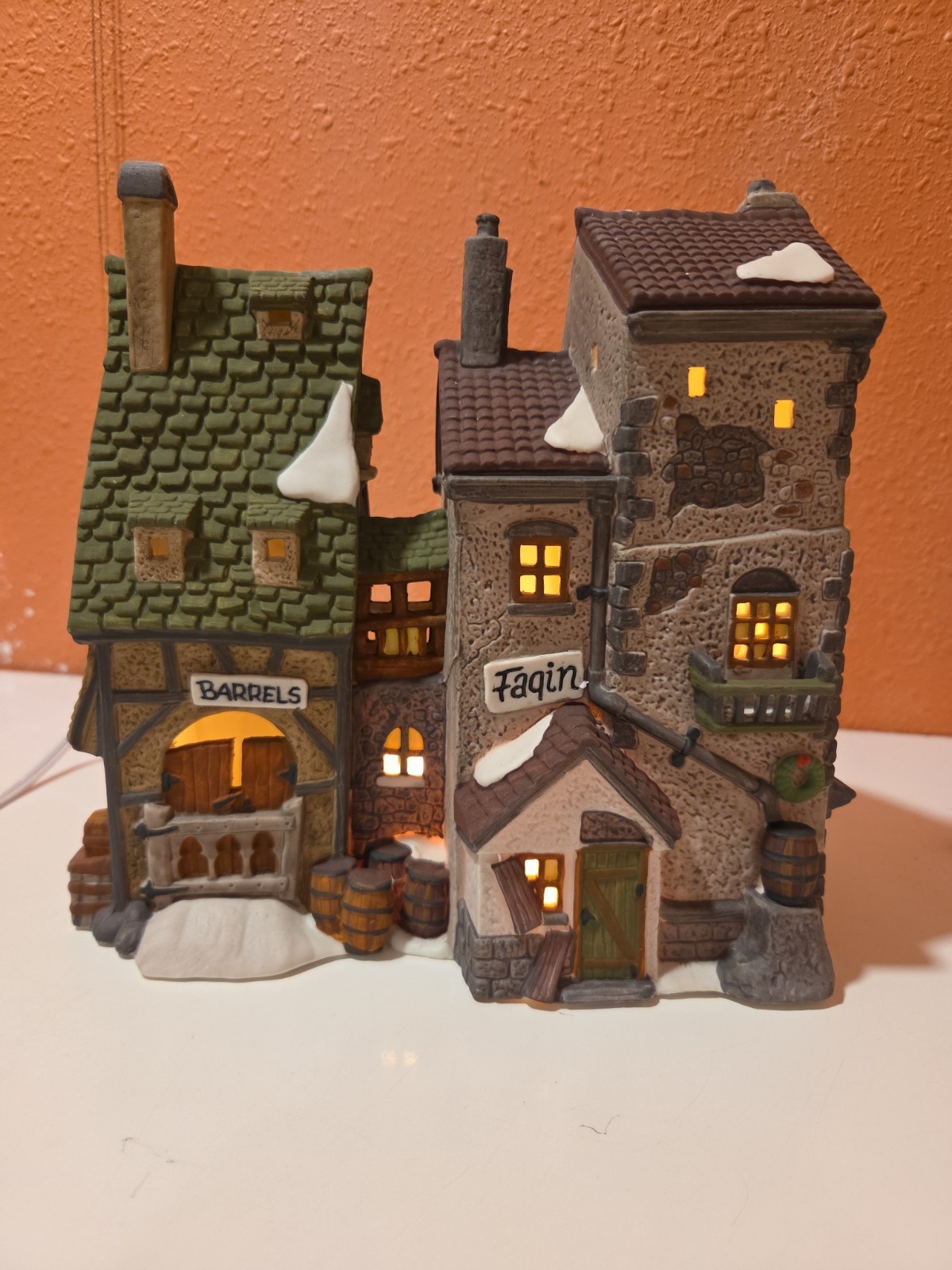 Dept 56 Dickens\' Village Series Oliver Twist Fagin\'s Hide-A-Away #5552-2 Retired Dept 56 Dickens\' Village Series Oliver Twist Fagin\'s Hide-A-Away #5552-2 Retired