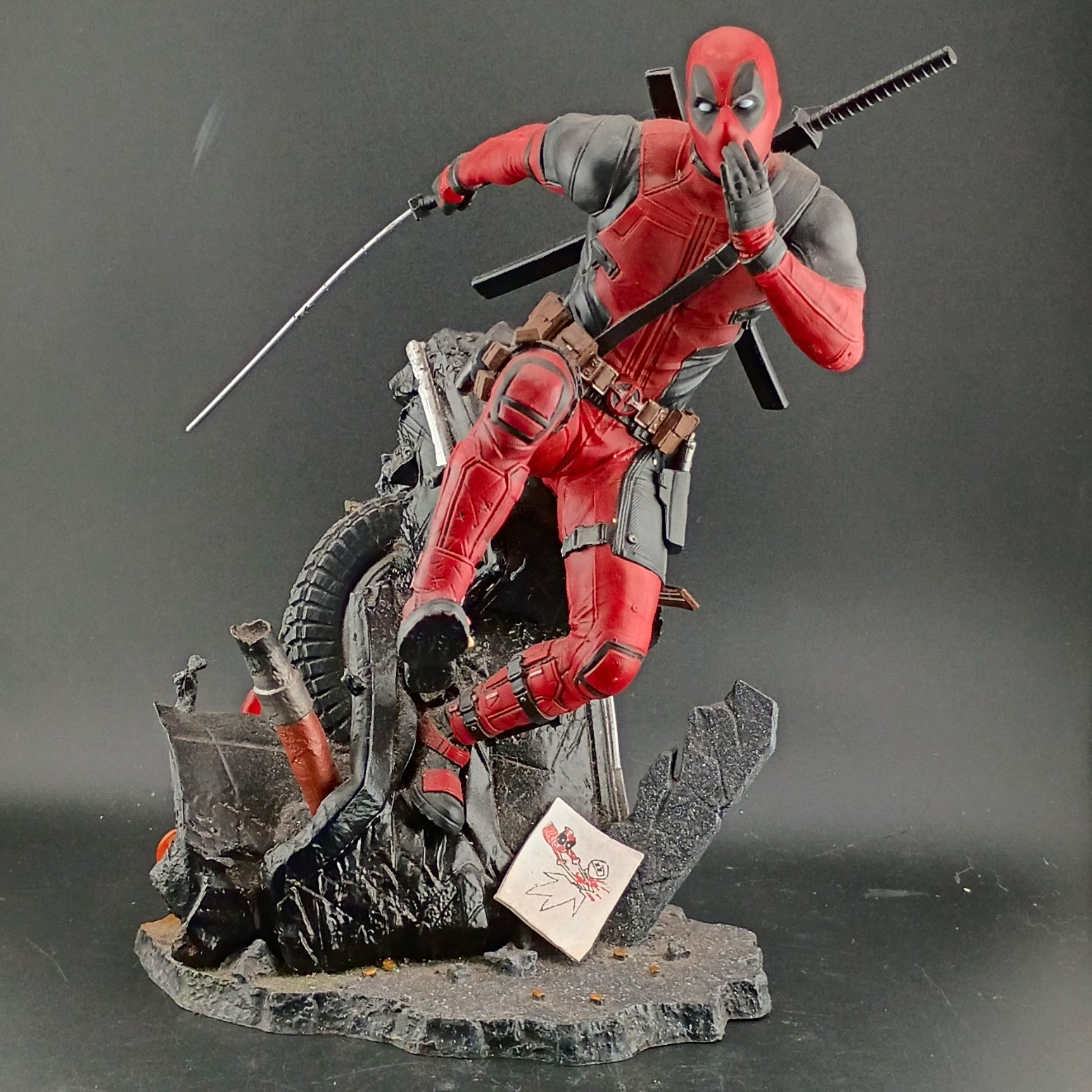 Deadpool 1:6 Resin Statue Katana w/ Motorcycle Wreck Base Red/Black/Gray