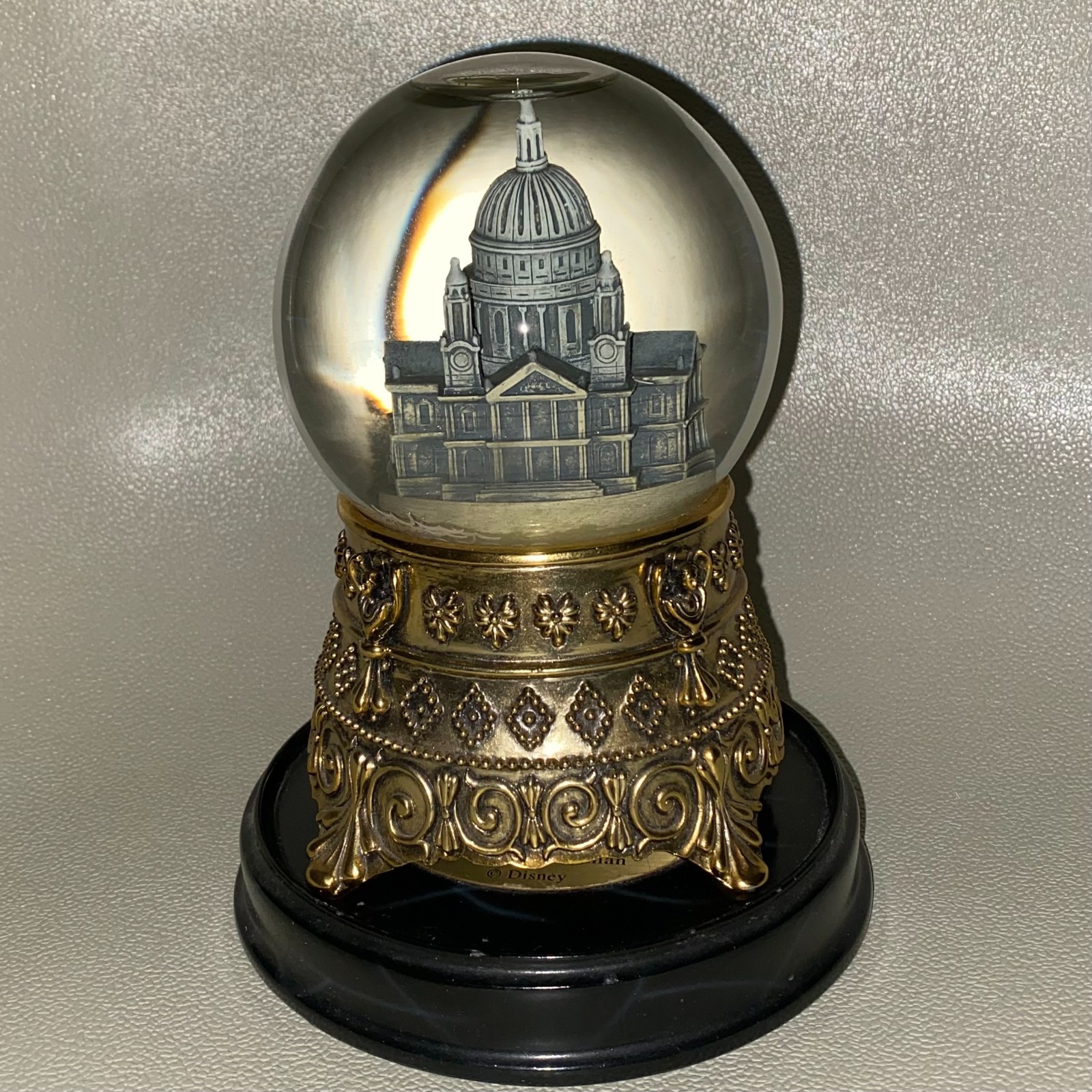 Disney Mary Poppins St. Paul’s Cathedral Snow Globe “Feed the Birds” with Stand Disney Mary Poppins St. Paul’s Cathedral Snow Globe “Feed the Birds” with Stand