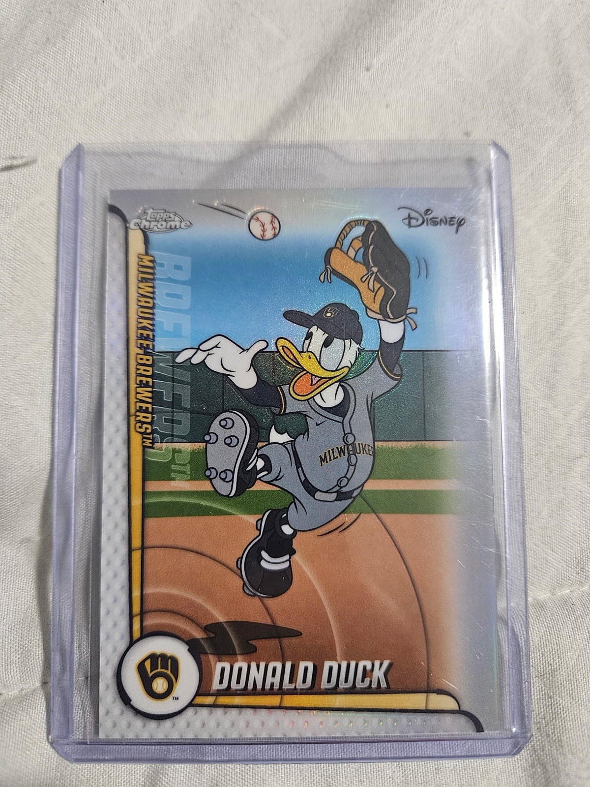 2025 Topps Chrome Disney - Donald MLB Milwaukee Brewers SSP 2025 Topps Chrome Disney - Donald MLB Milwaukee Brewers SSP