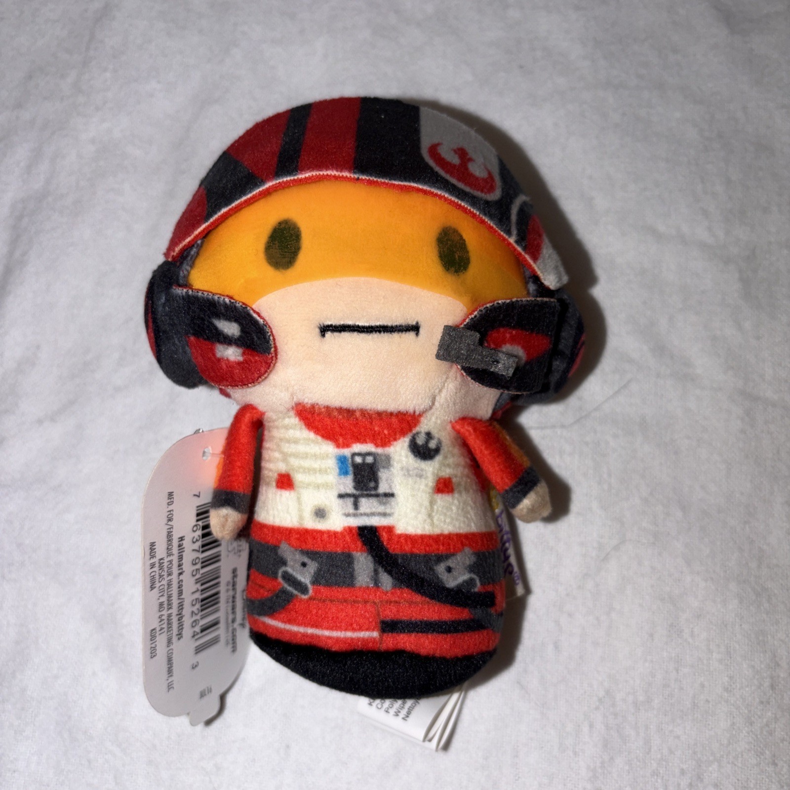 Hallmark Itty Bittys - POE Dameron (Star Wars The Force Awakens Resistance) NWT Hallmark Itty Bittys - POE Dameron (Star Wars The Force Awakens Resistance) NWT