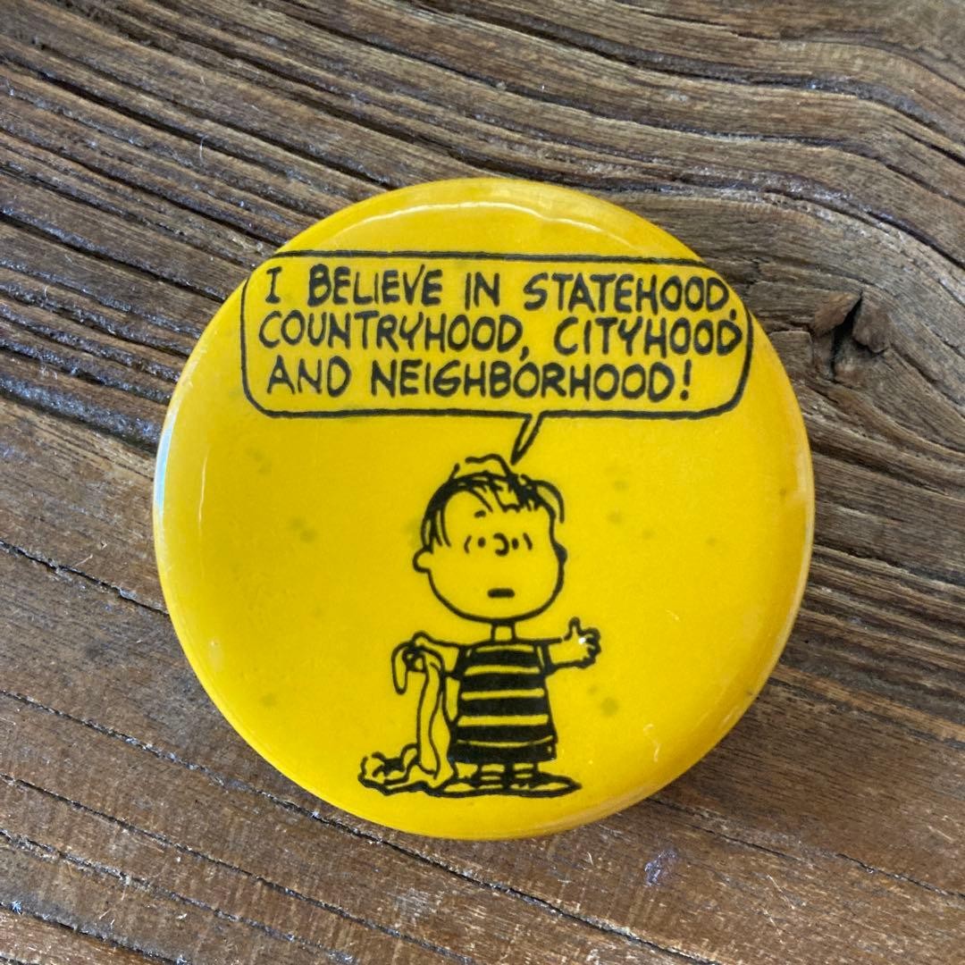 Peanuts Vintage 60s Linus & Snoopy Can Badge 4.4cm Collectible Pin