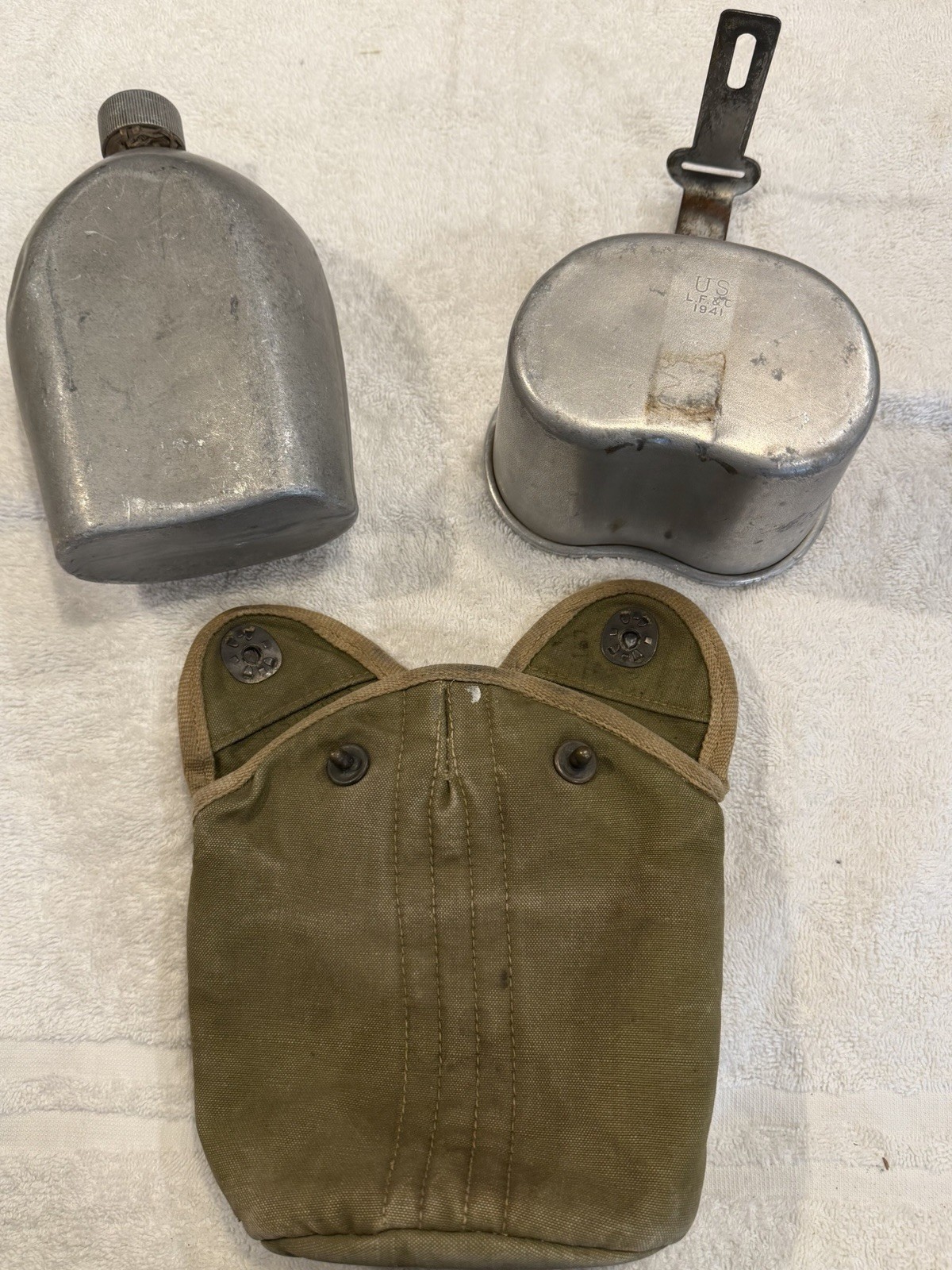 Vintage 1941 WW2 US Army Mounted Cavalry/ Airborne Canvas Canteen Set Vintage 1941 WW2 US Army Mounted Cavalry/ Airborne Canvas Canteen Set