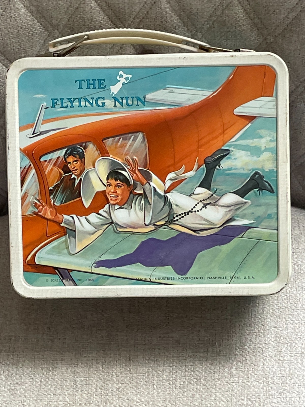 RARE VINTAGE 1968 ALADDIN THE FLYING NUN METAL LITHOGRAPH EMBOSSED LUNCHBOX RARE VINTAGE 1968 ALADDIN THE FLYING NUN METAL LITHOGRAPH EMBOSSED LUNCHBOX