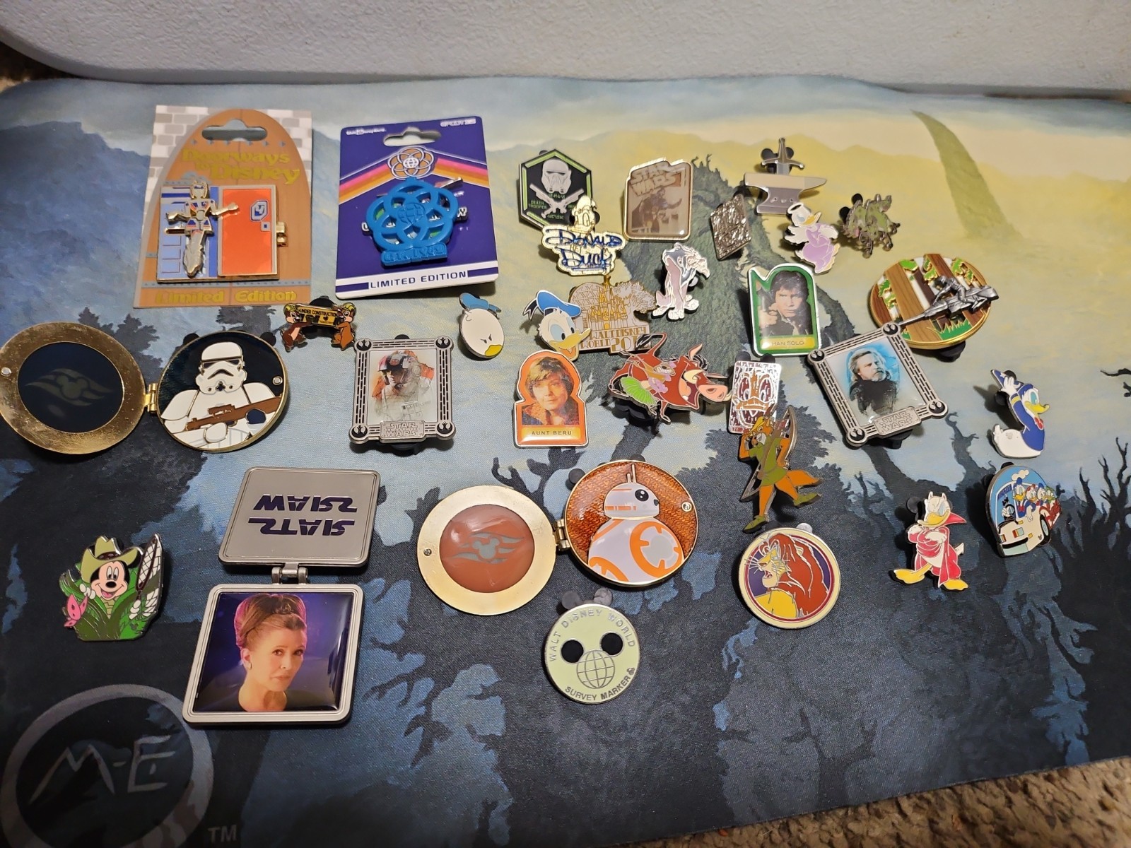 Large Lot Of Disney Pin Trading Pins 30 In Total Including Limited Editions Large Lot Of Disney Pin Trading Pins 30 In Total Including Limited Editions