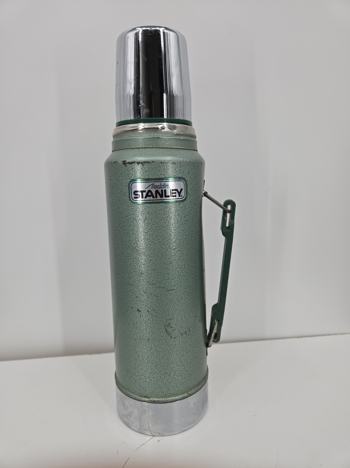 Vintage Aladdin Stanley A-944DH 1 Qt Green Thermos Vacuum Bottle Made in USA Vintage Aladdin Stanley A-944DH 1 Qt Green Thermos Vacuum Bottle Made in USA