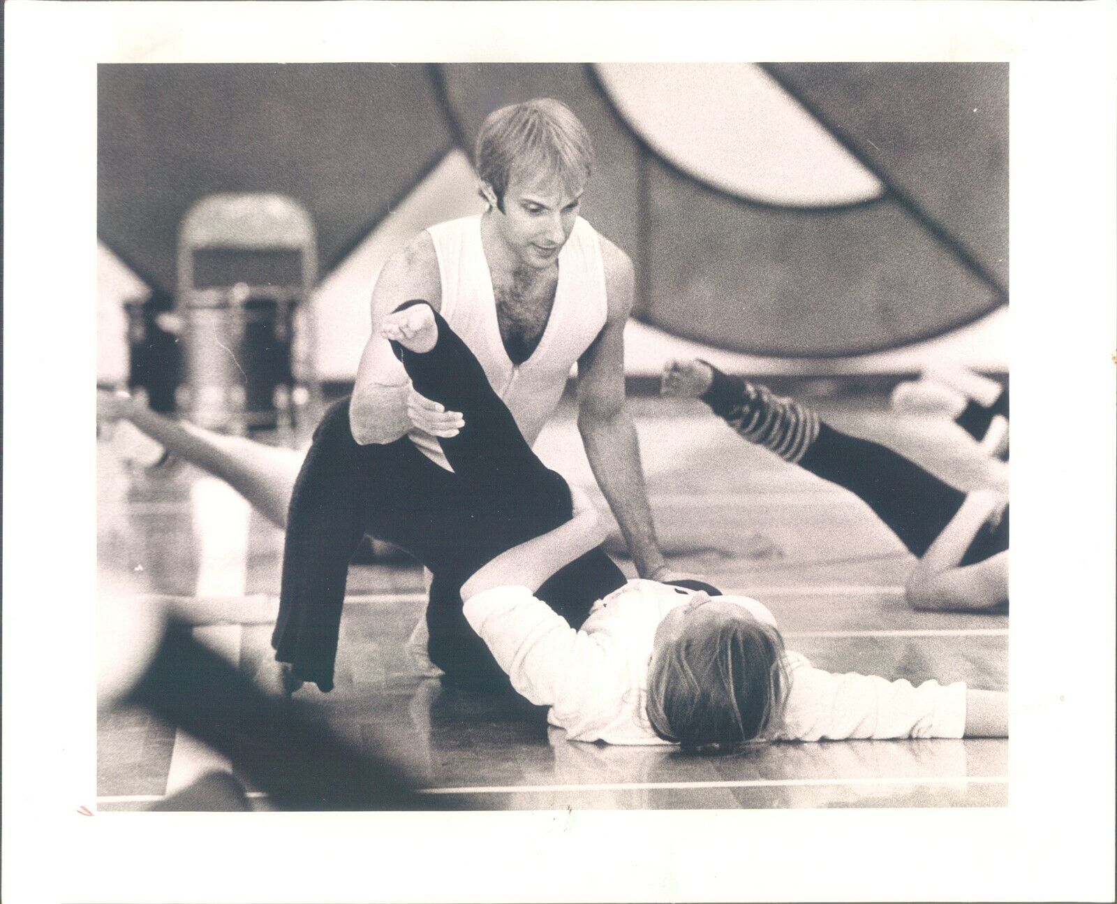 LG895 1978 Original Kenn Bisio Photo MURRAY LOUIS DANCE COMPANY Class Stretching