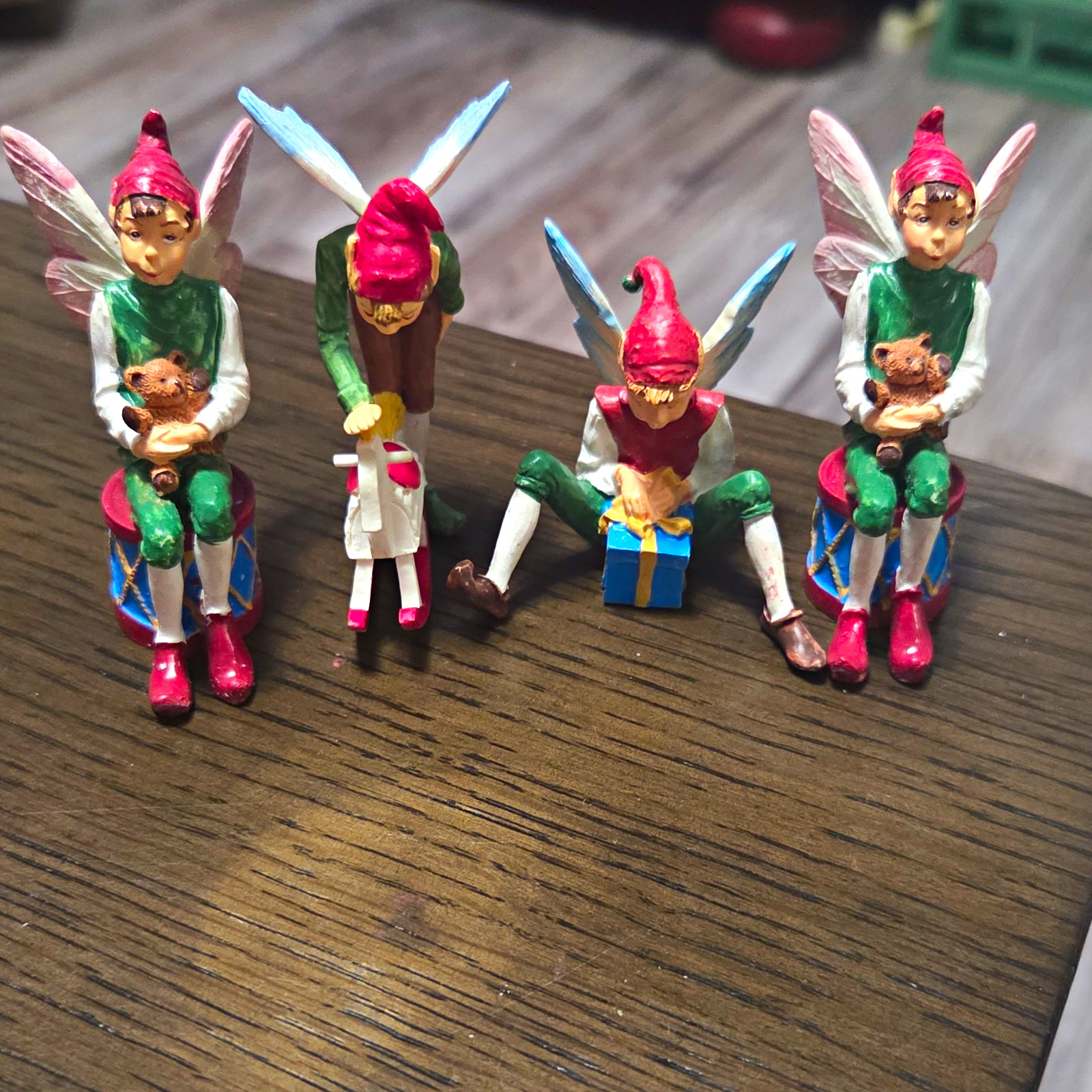 Vintage 1994 Avon Santa’s Elves Collection Christmas Figurine Lot of 4 Vintage 1994 Avon Santa’s Elves Collection Christmas Figurine Lot of 4